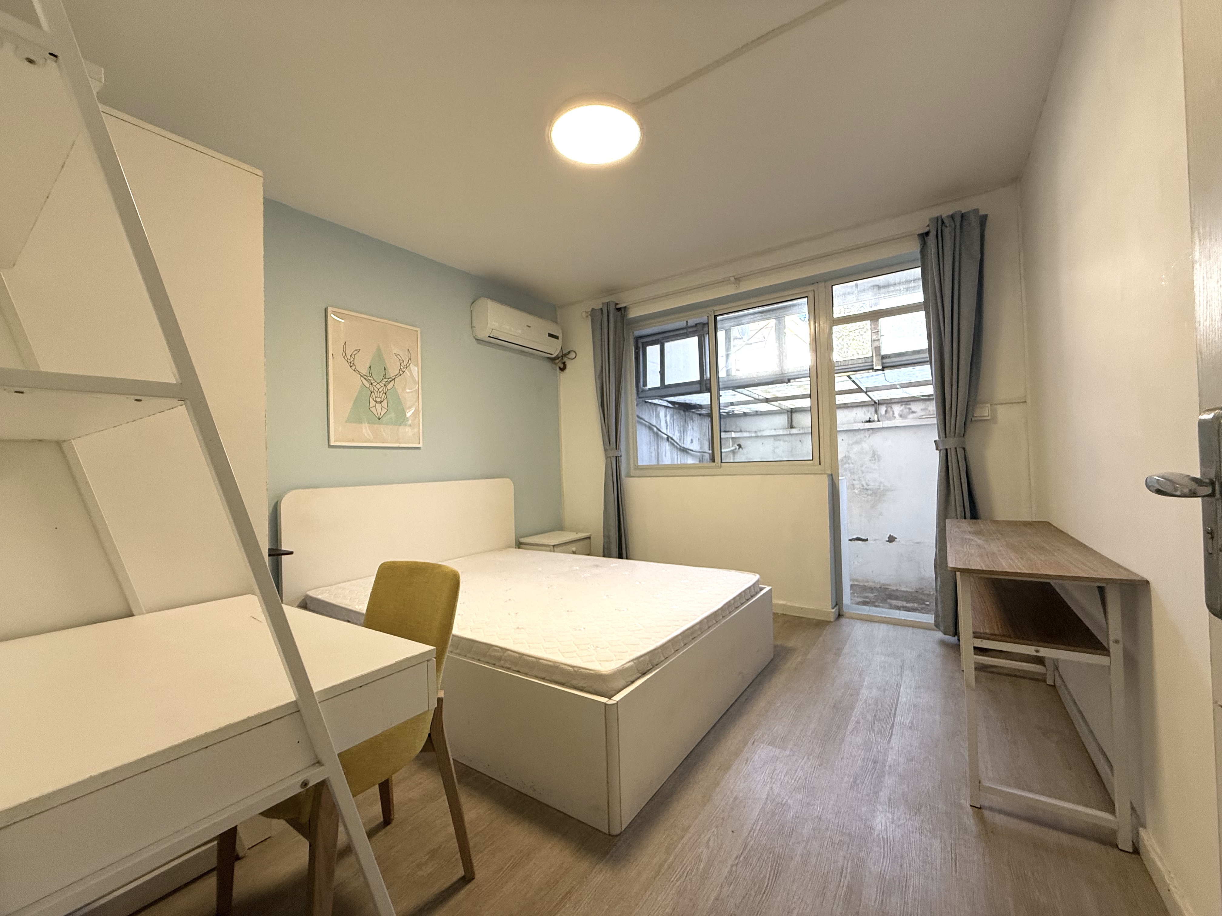 龙华机场新村 随时看房·