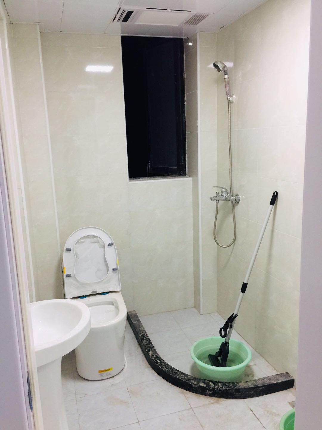 金塔新村 随时看房·