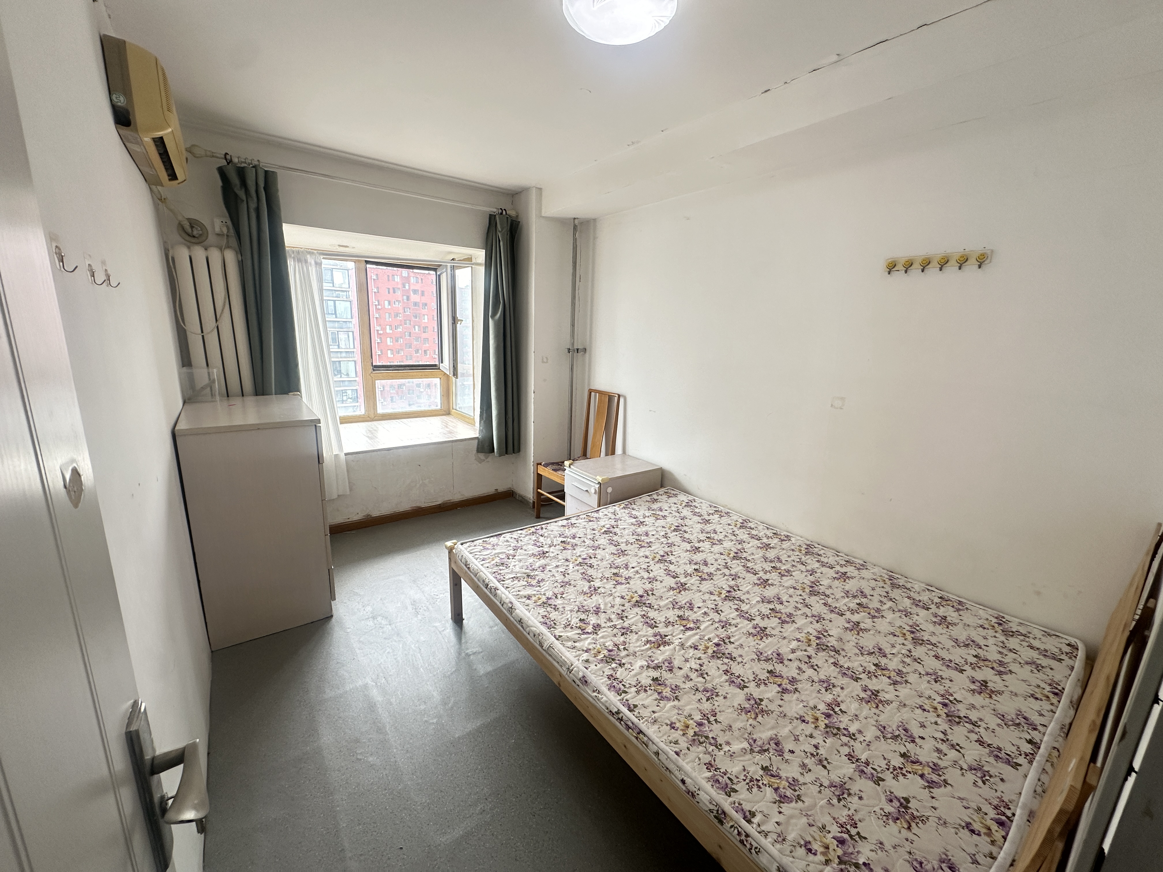 公园两栋 随时看房·