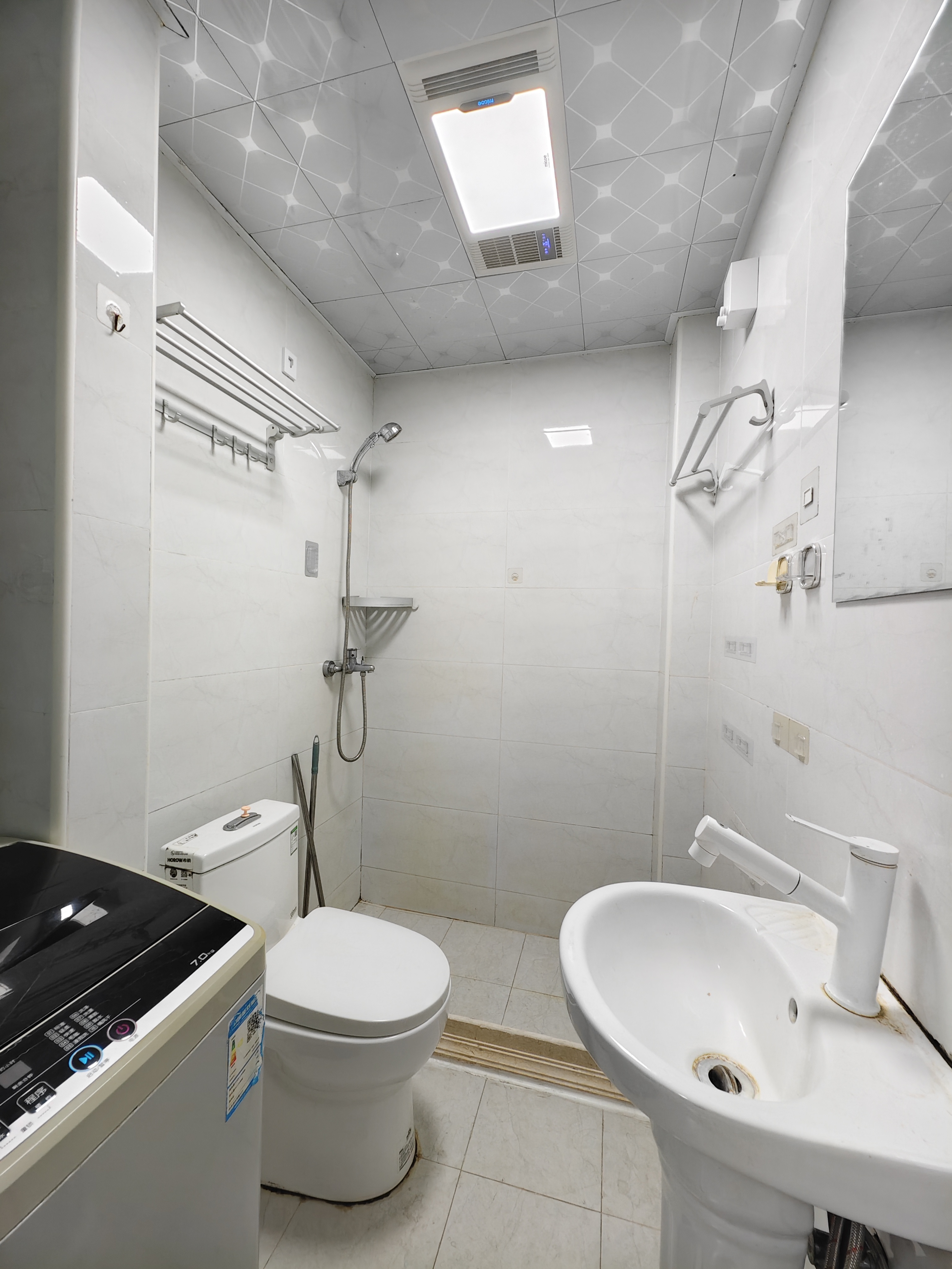 呼玛三村 随时看房·