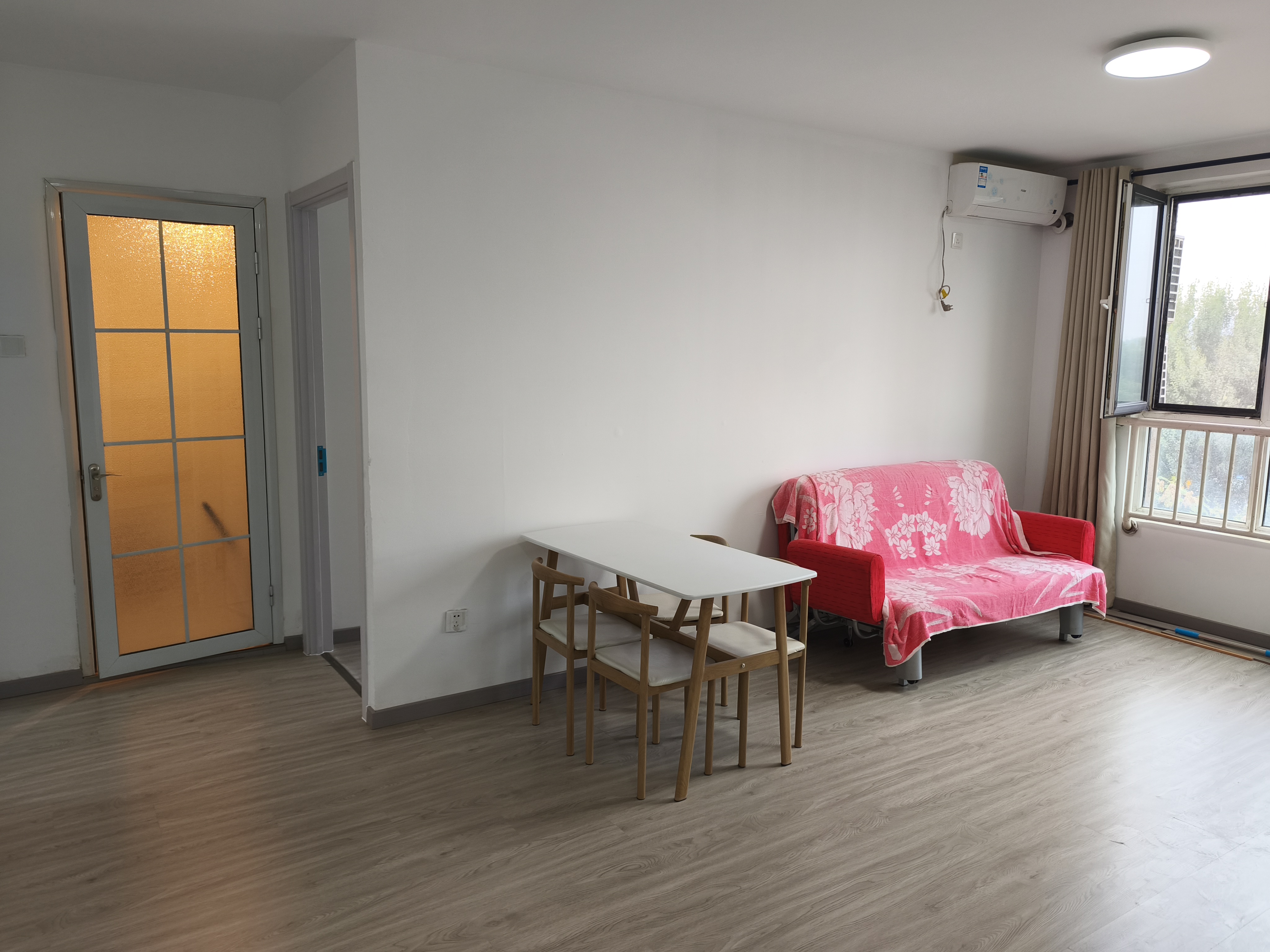 溪城家园 2居室 5200元/月