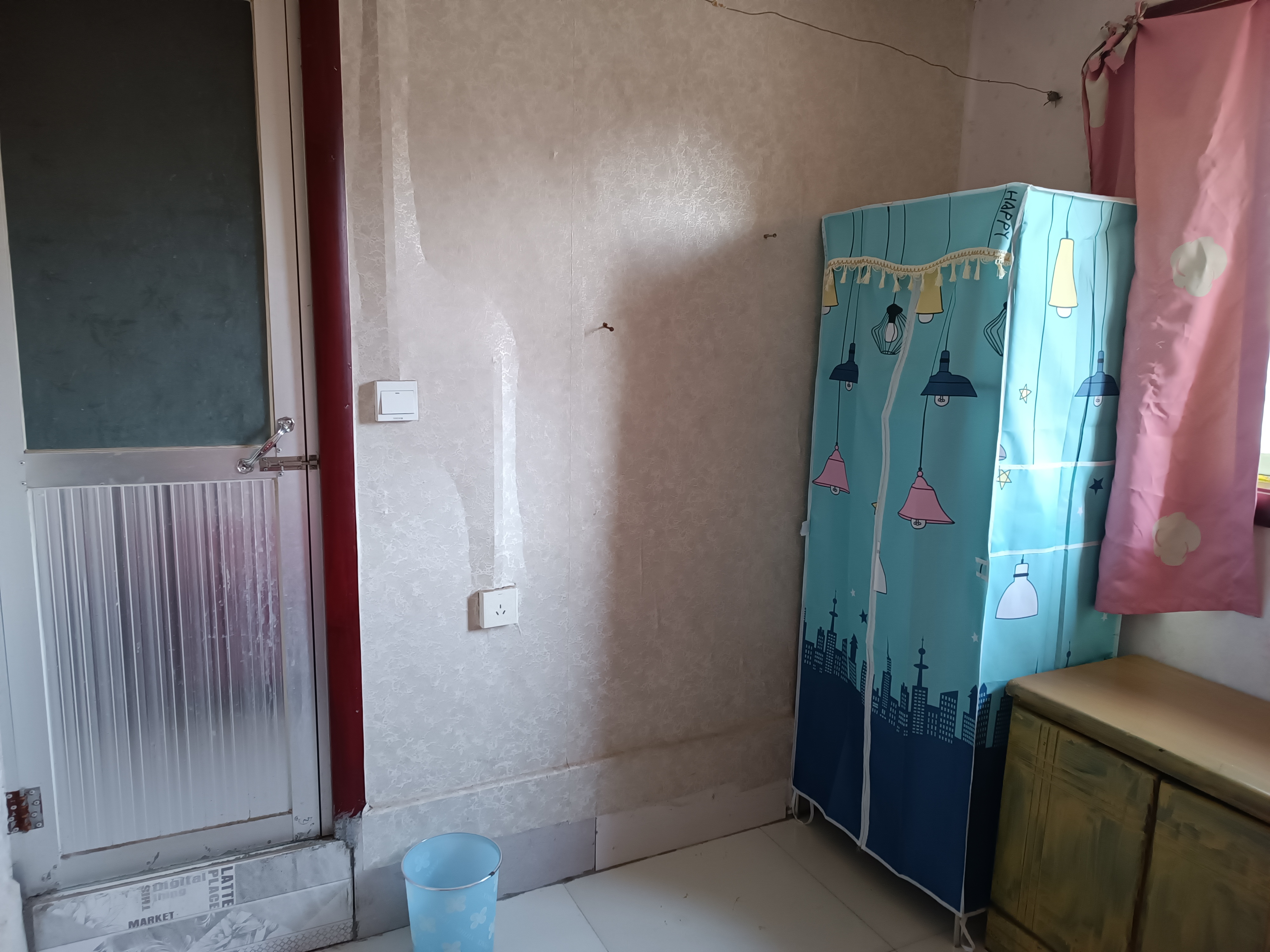 新新华路李楼一室一卫内有卫生间热水器空调 随时看房·