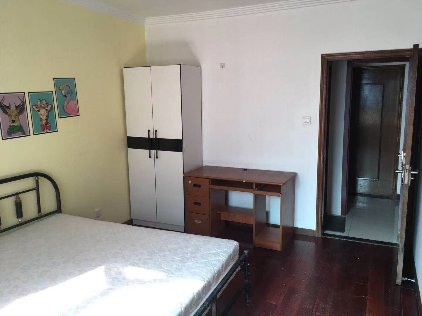 劲松八区836楼 1居室 2200元/月