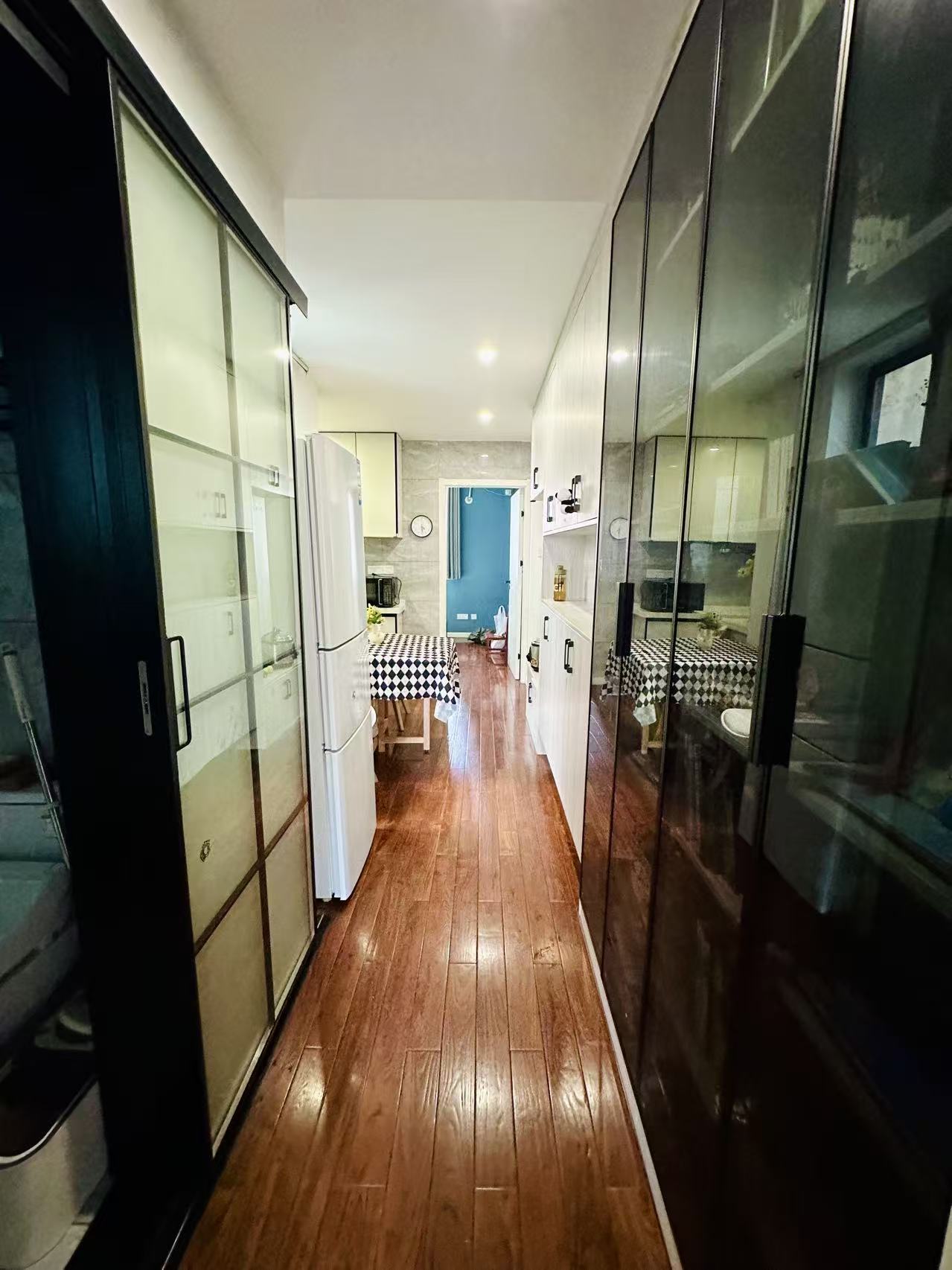 芙二小区 随时看房·