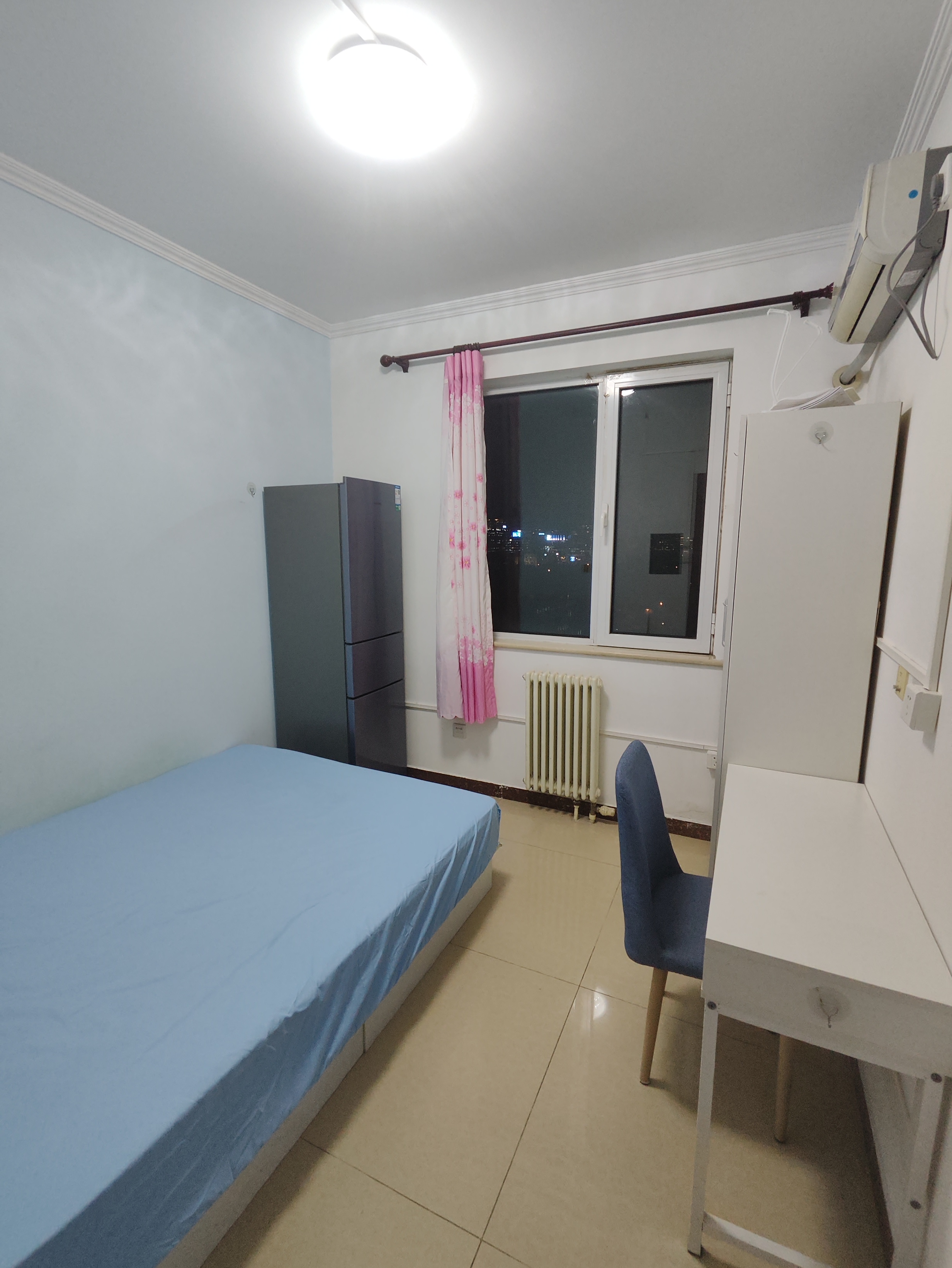 永旺家园四区 2居室 2700元/月