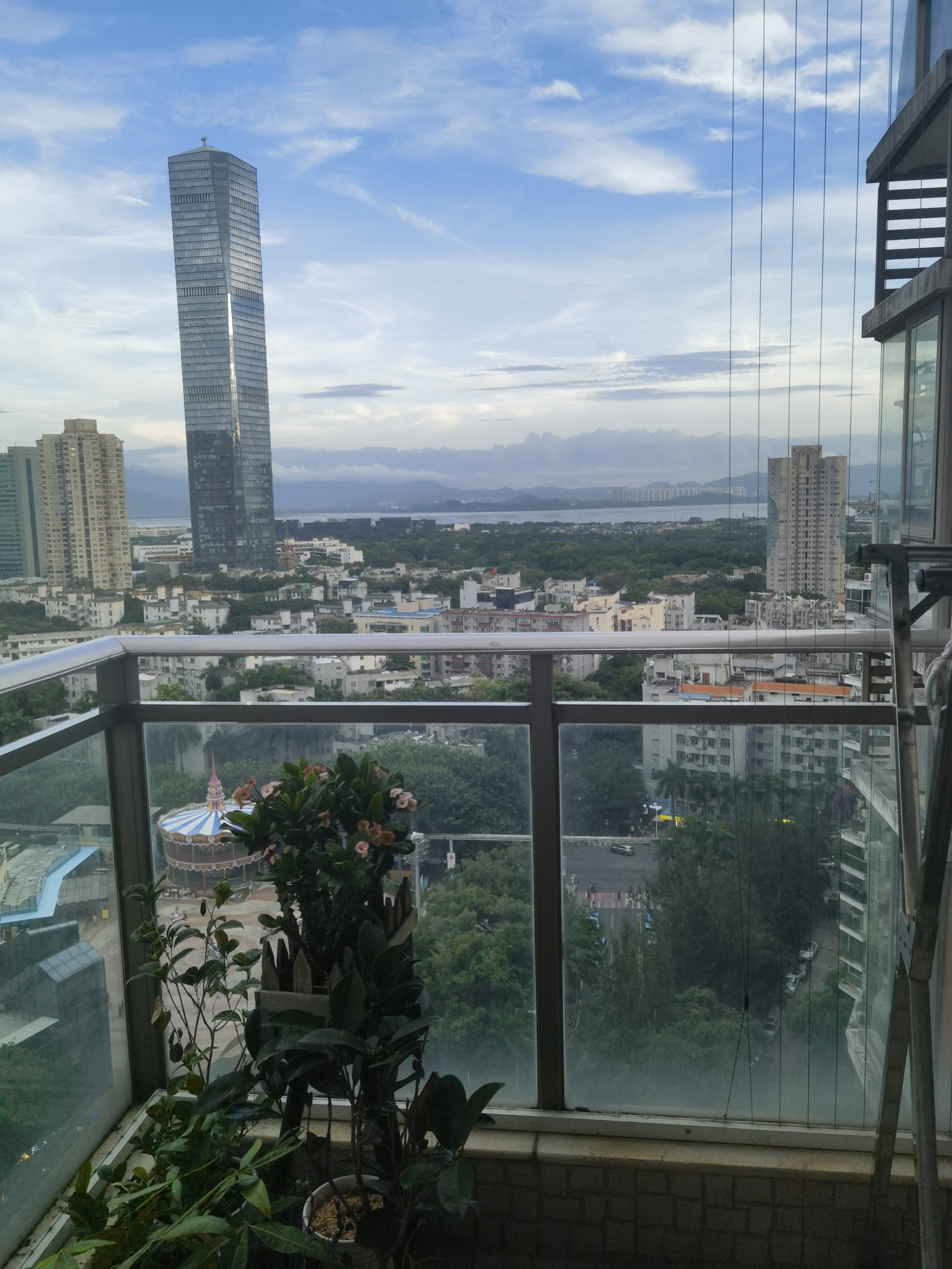 假日湾华庭 随时看房·