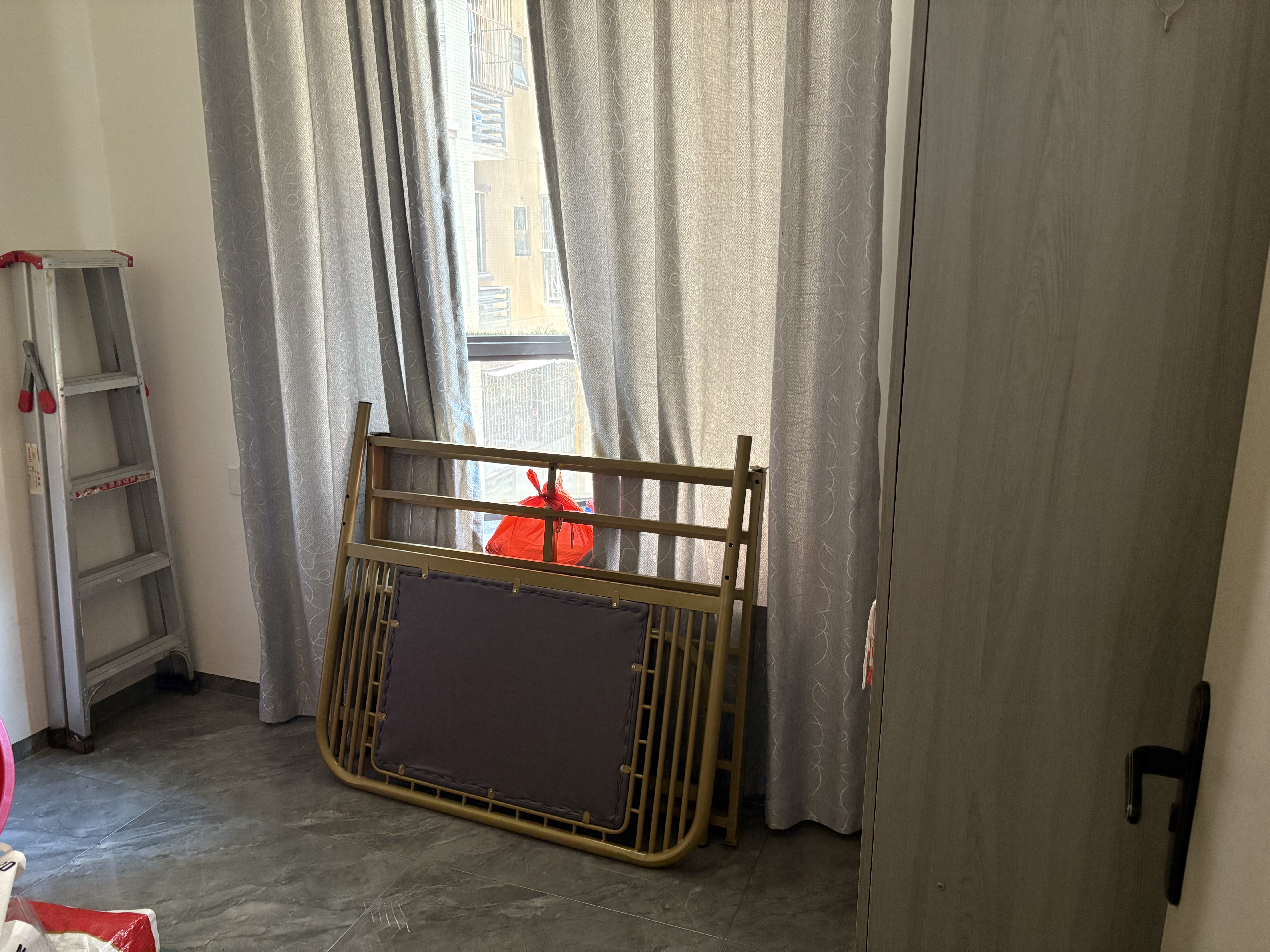 临港中央 随时看房·