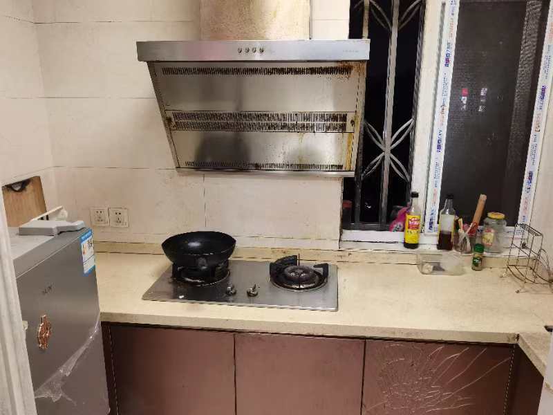 机神新村 3居室 3100元/月