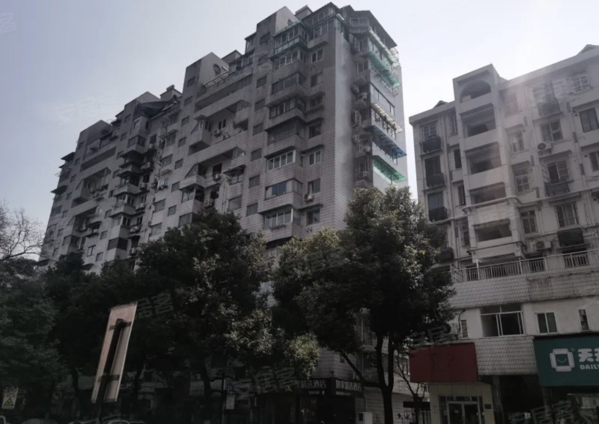 青春坊小区 随时看房·