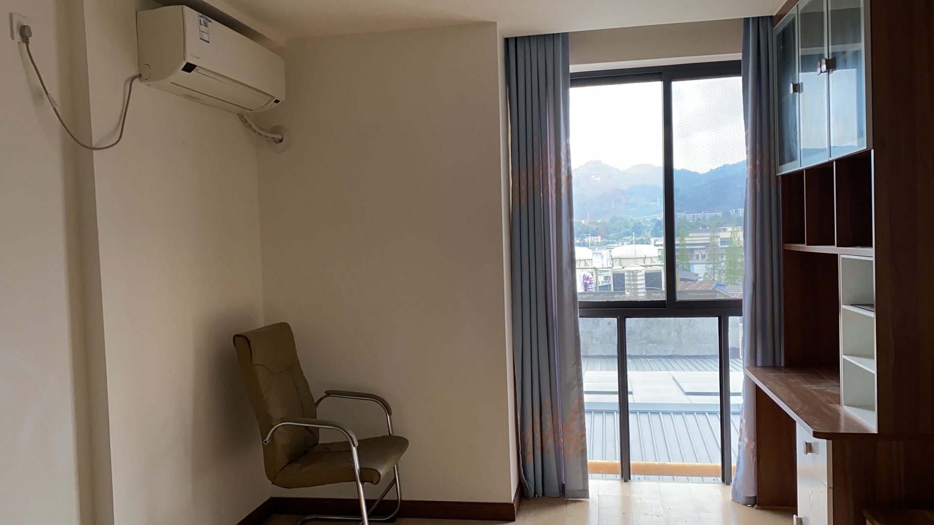财富广场 随时看房·