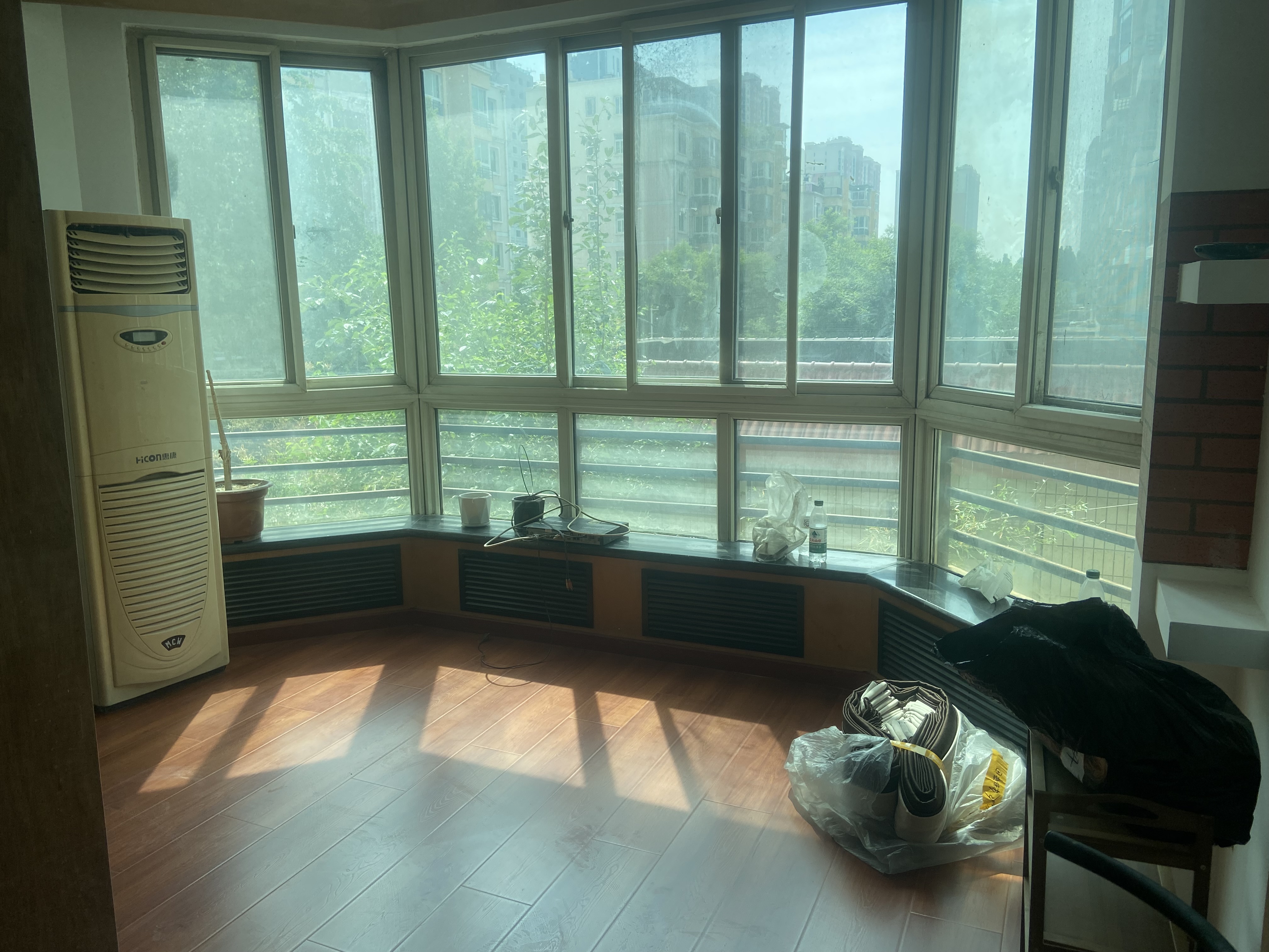 灵秀山庄 3居室 5200元/月