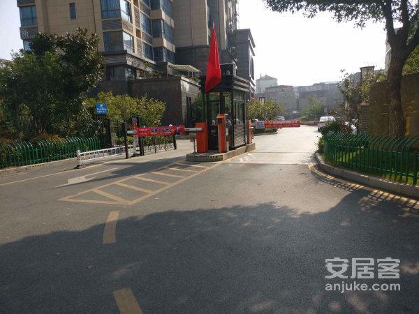 青山湖天湾小区 随时看房·