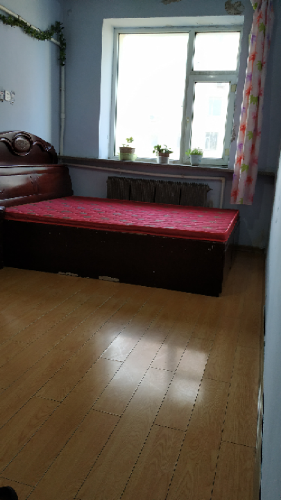 西中华小区 2居室 1100元/月