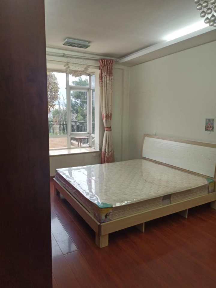 泰龙阁小区 随时看房·
