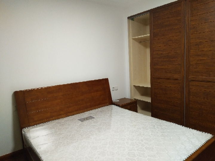 高尔夫鑫城 3居室 3400元/月
