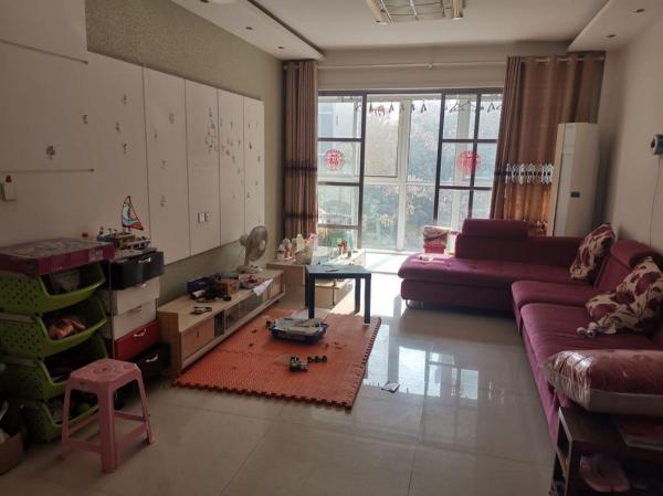 半岛龙庭 3居室 1600元/月