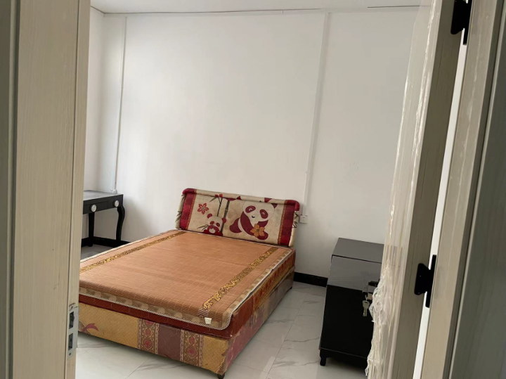 青华中学旁边私人房 随时看房·