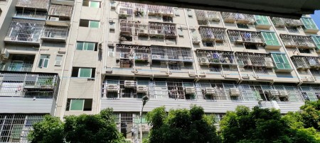 35区新华实验学校综合楼 随时看房·