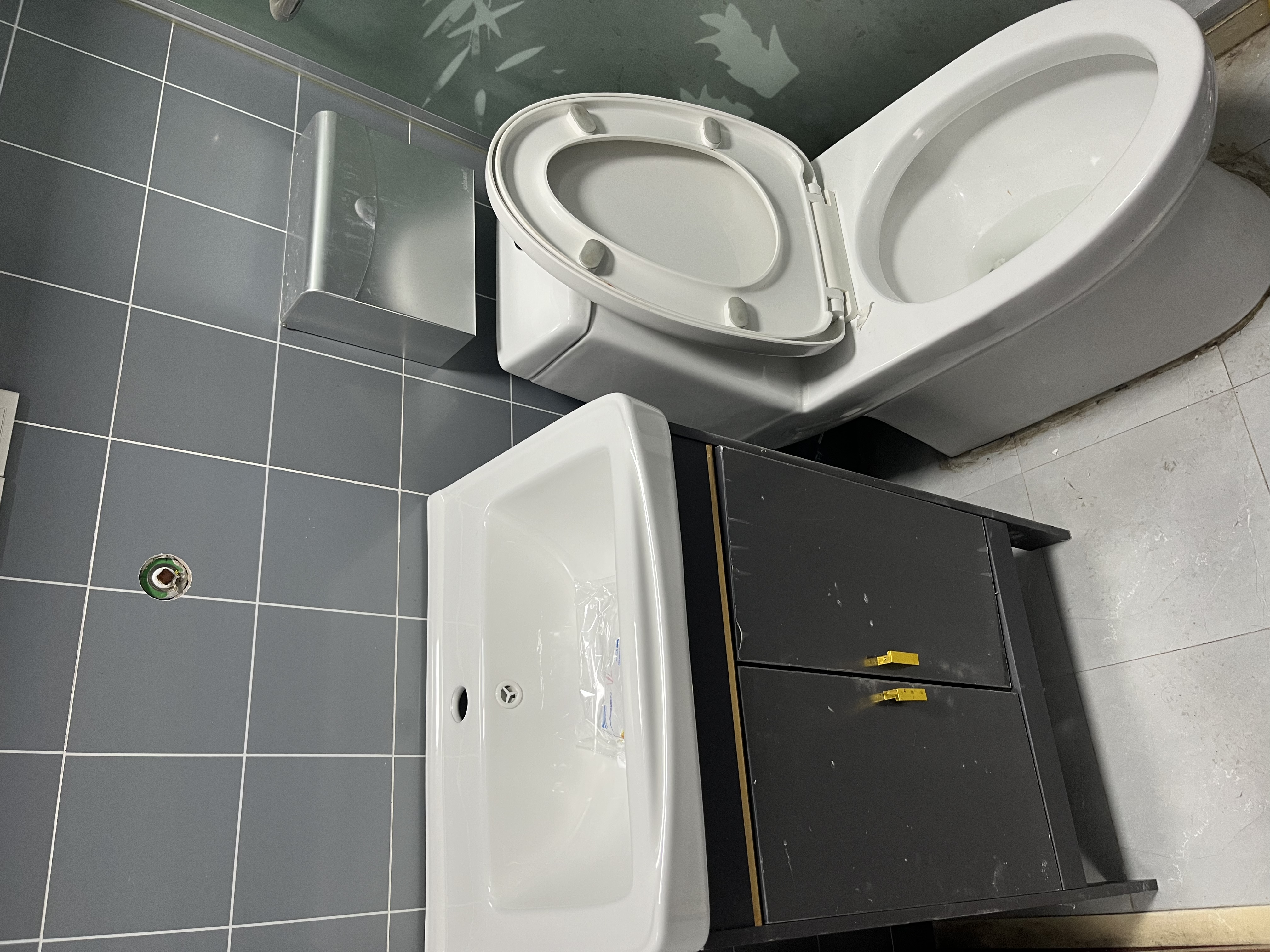 华浜新村，底楼带天井 随时看房·