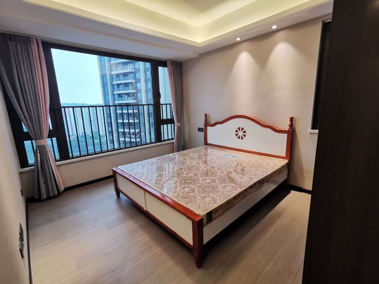 龙光玖龙台 随时看房·