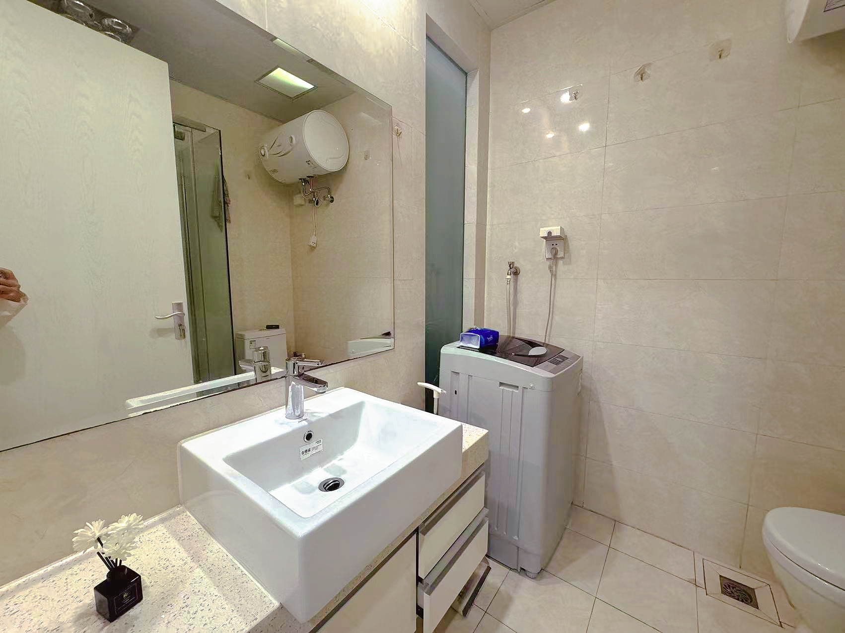 欢腾金座 随时看房·