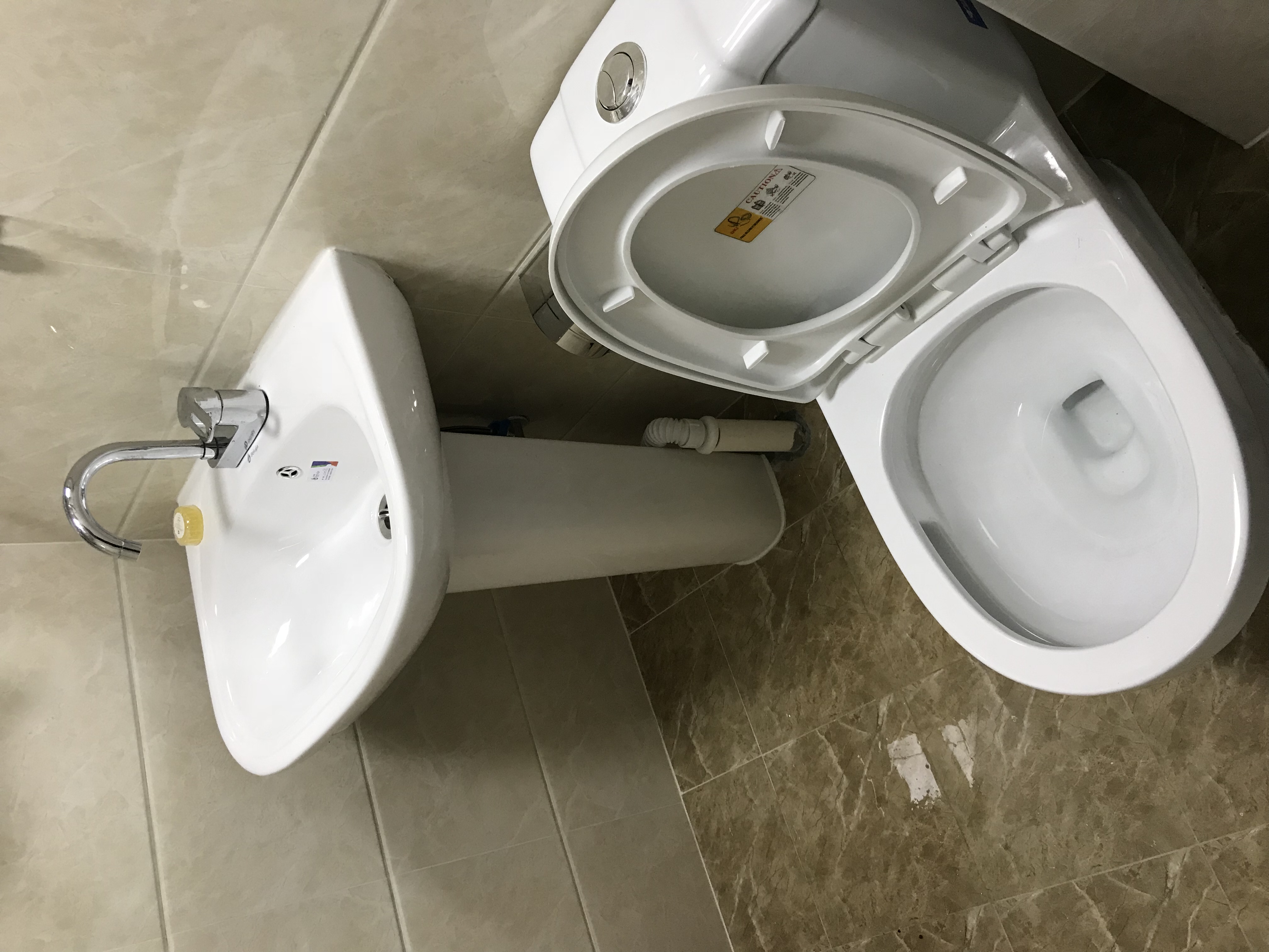 东高地三角地小区 随时看房·