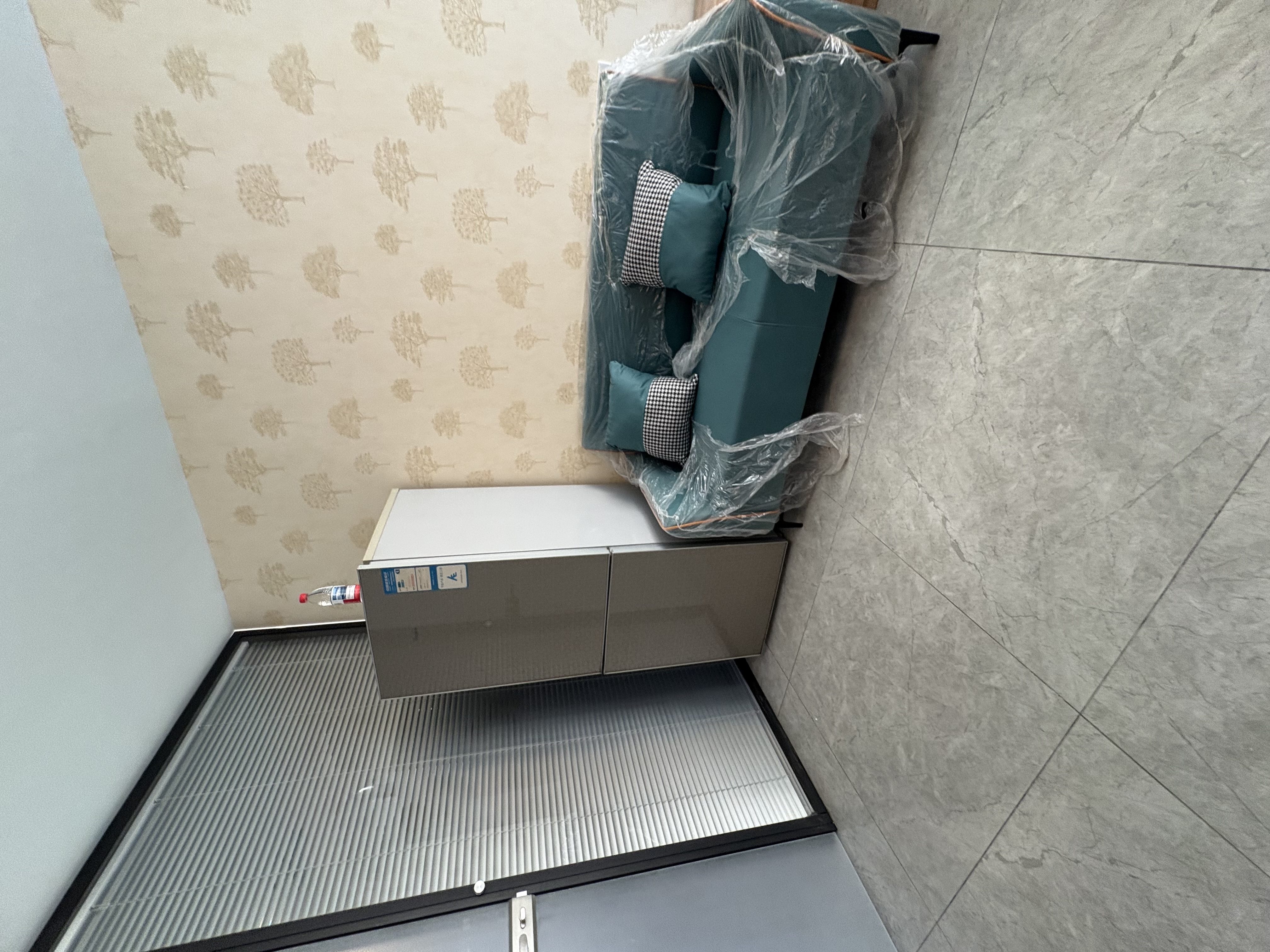 红郡大厦 随时看房·