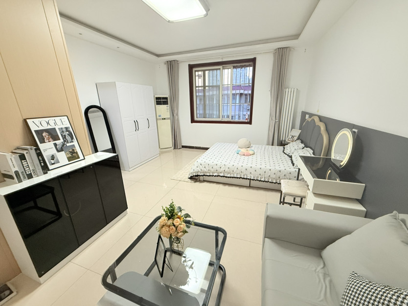 东新小区 随时看房·