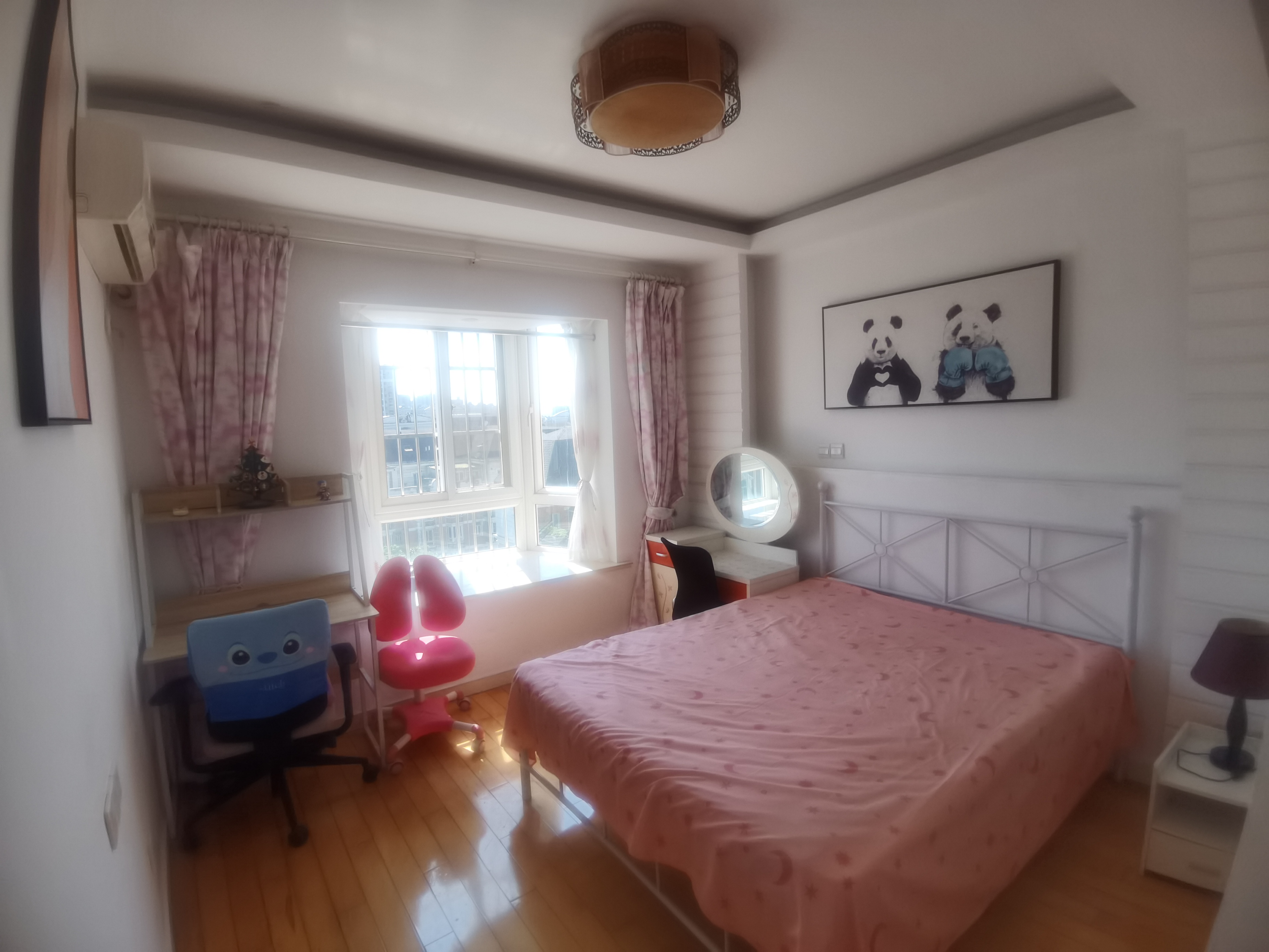 西南茗苑 3居室 2700元/月