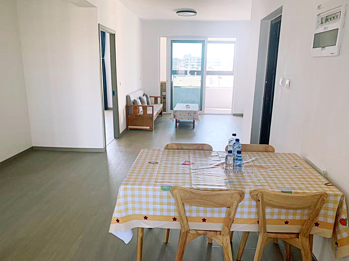 方景和苑 3居室 2300元/月