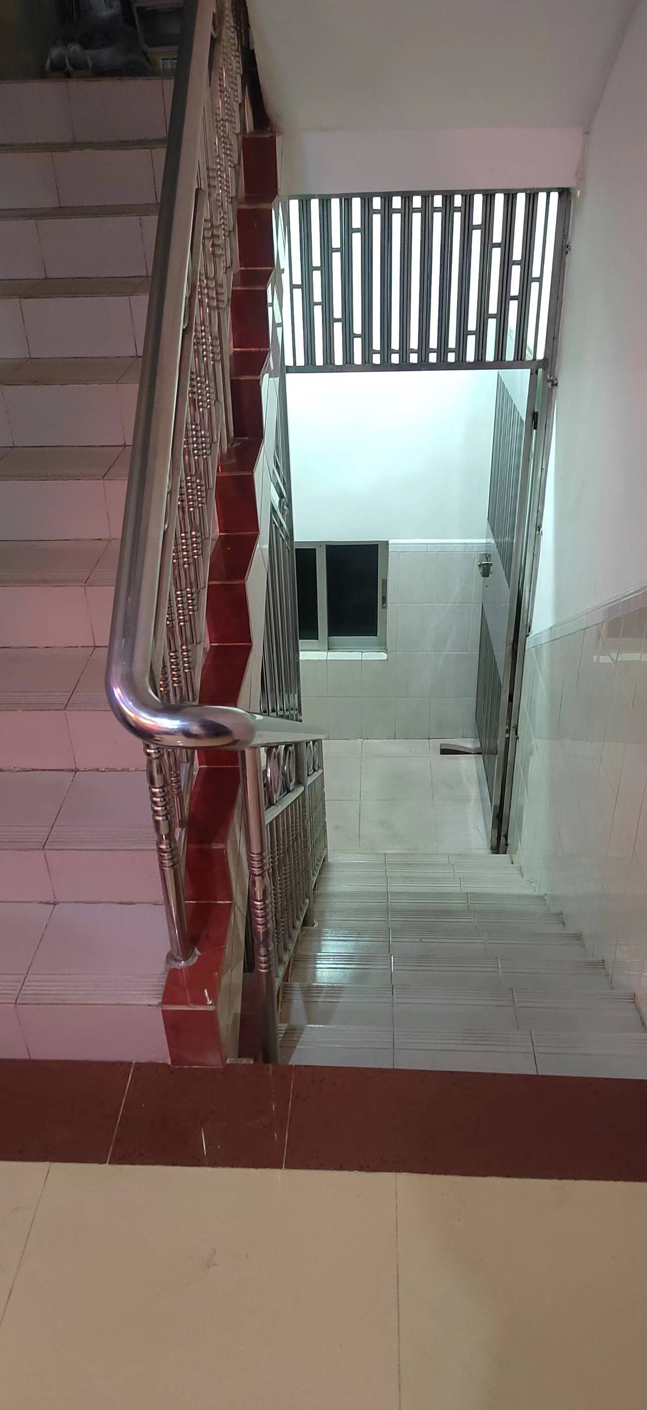 雷州市天和区二横路82号套房 随时看房·