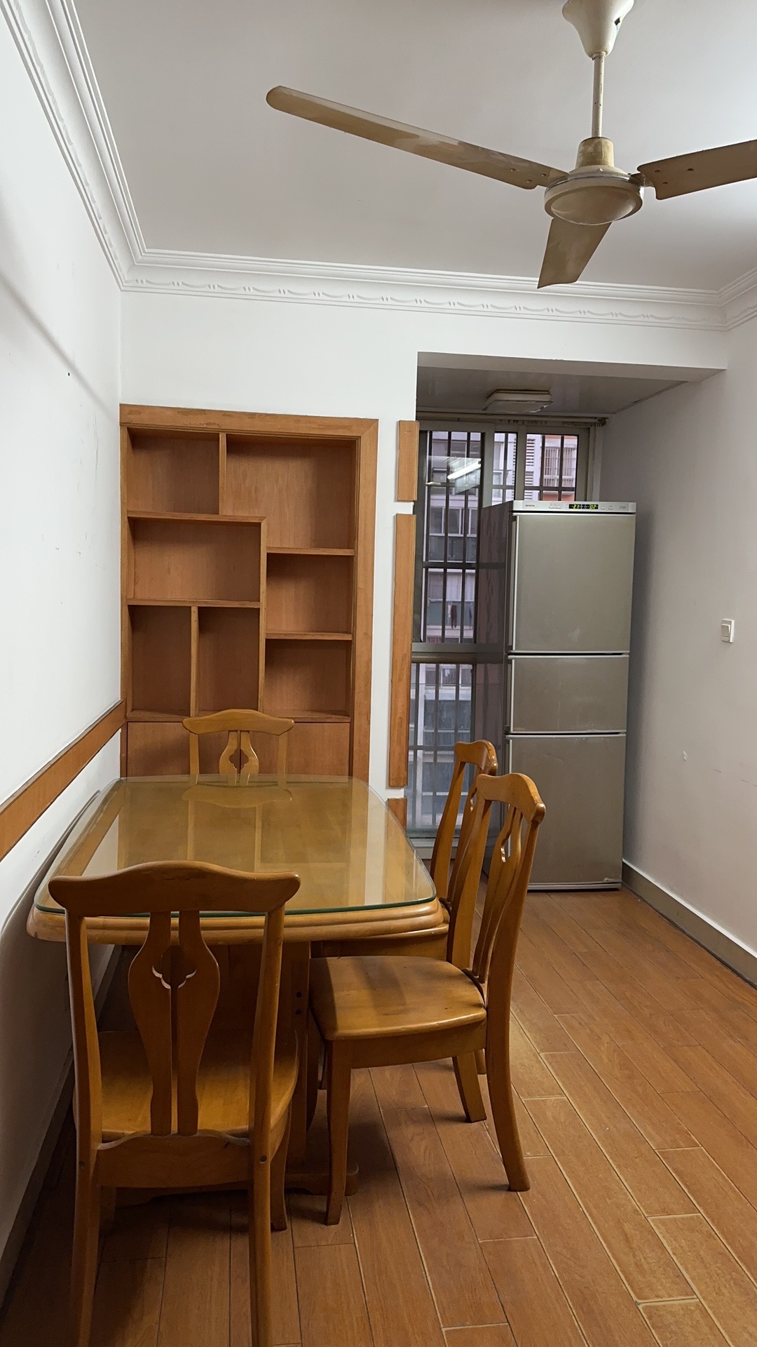 爱博一村 3居室 1700元/月