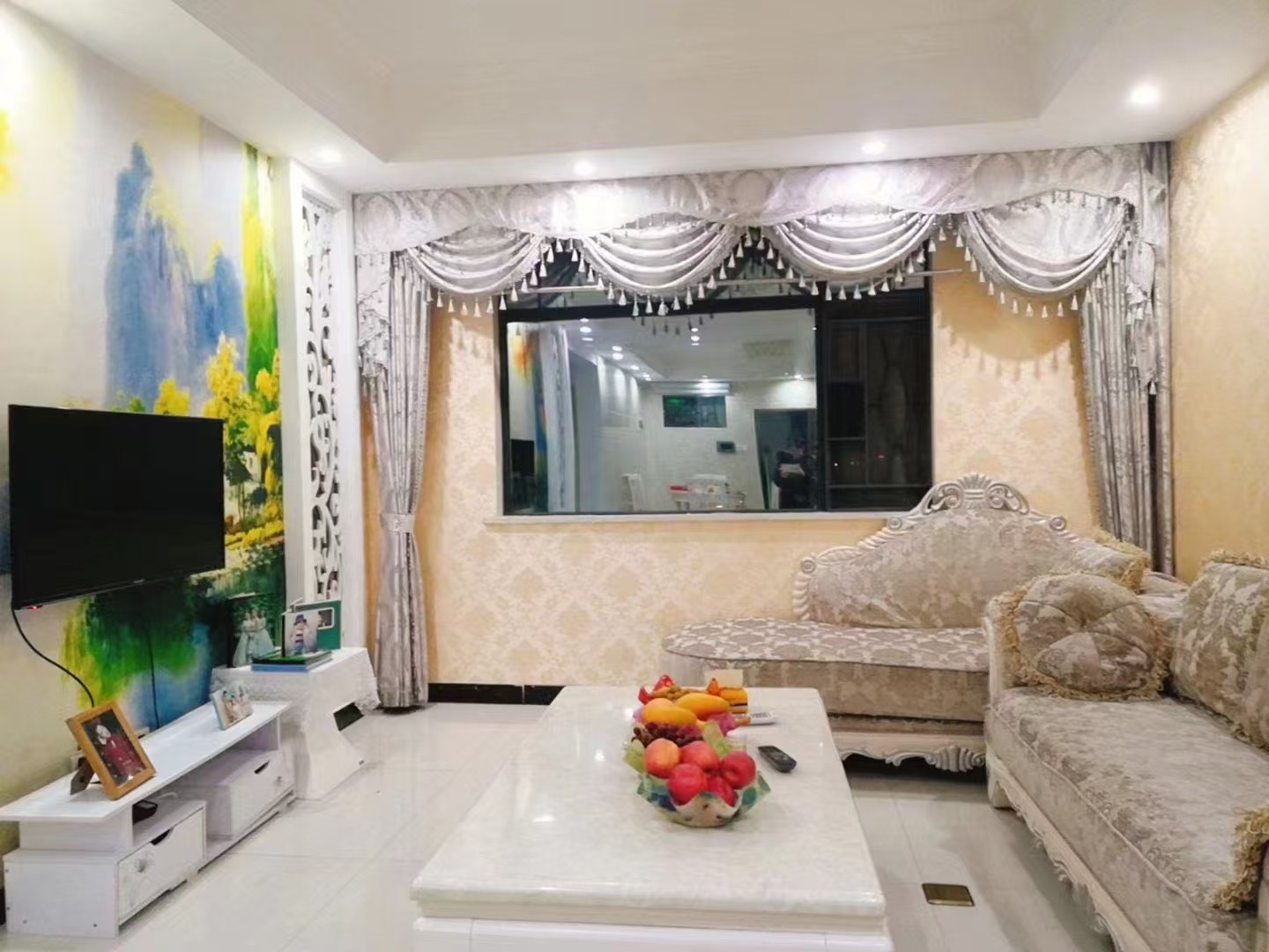 天一华府 2居室 1600元/月