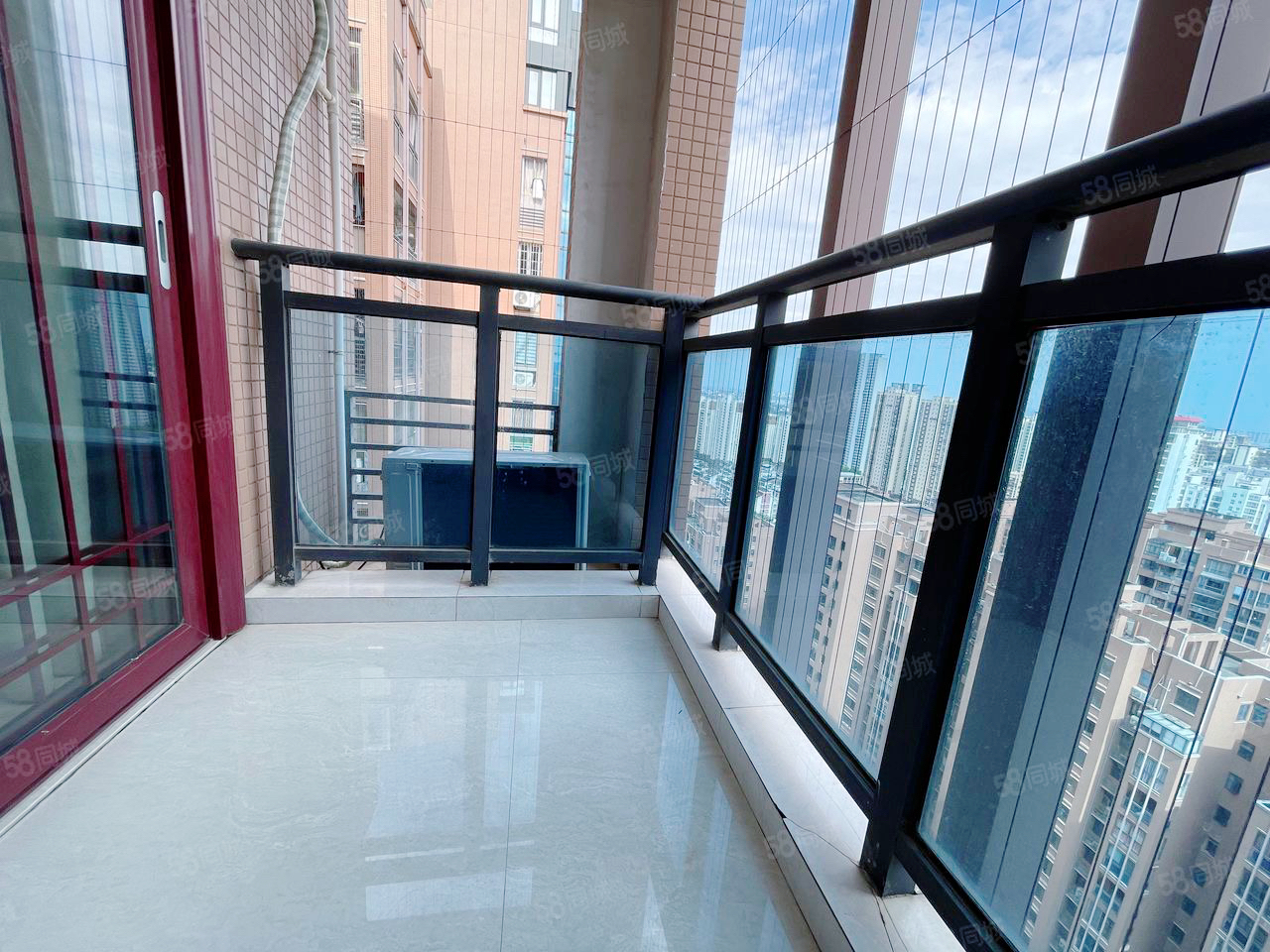 凤达滨河豪园 随时看房·