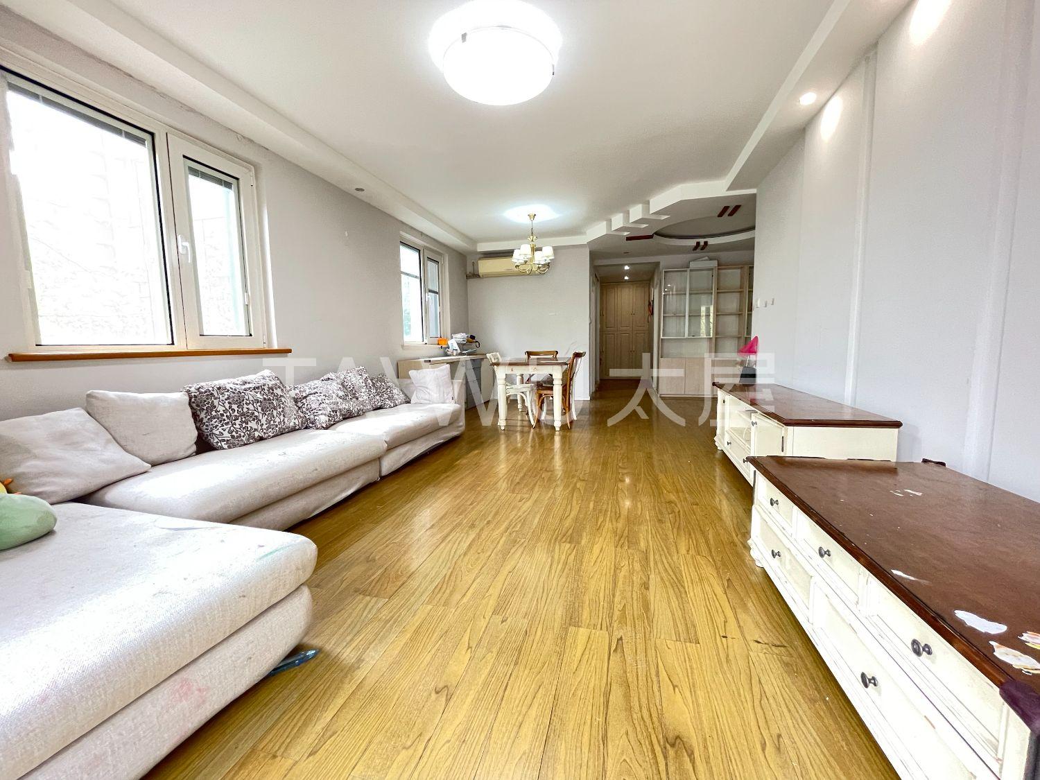 万科假日风景 3居室 9500元/月