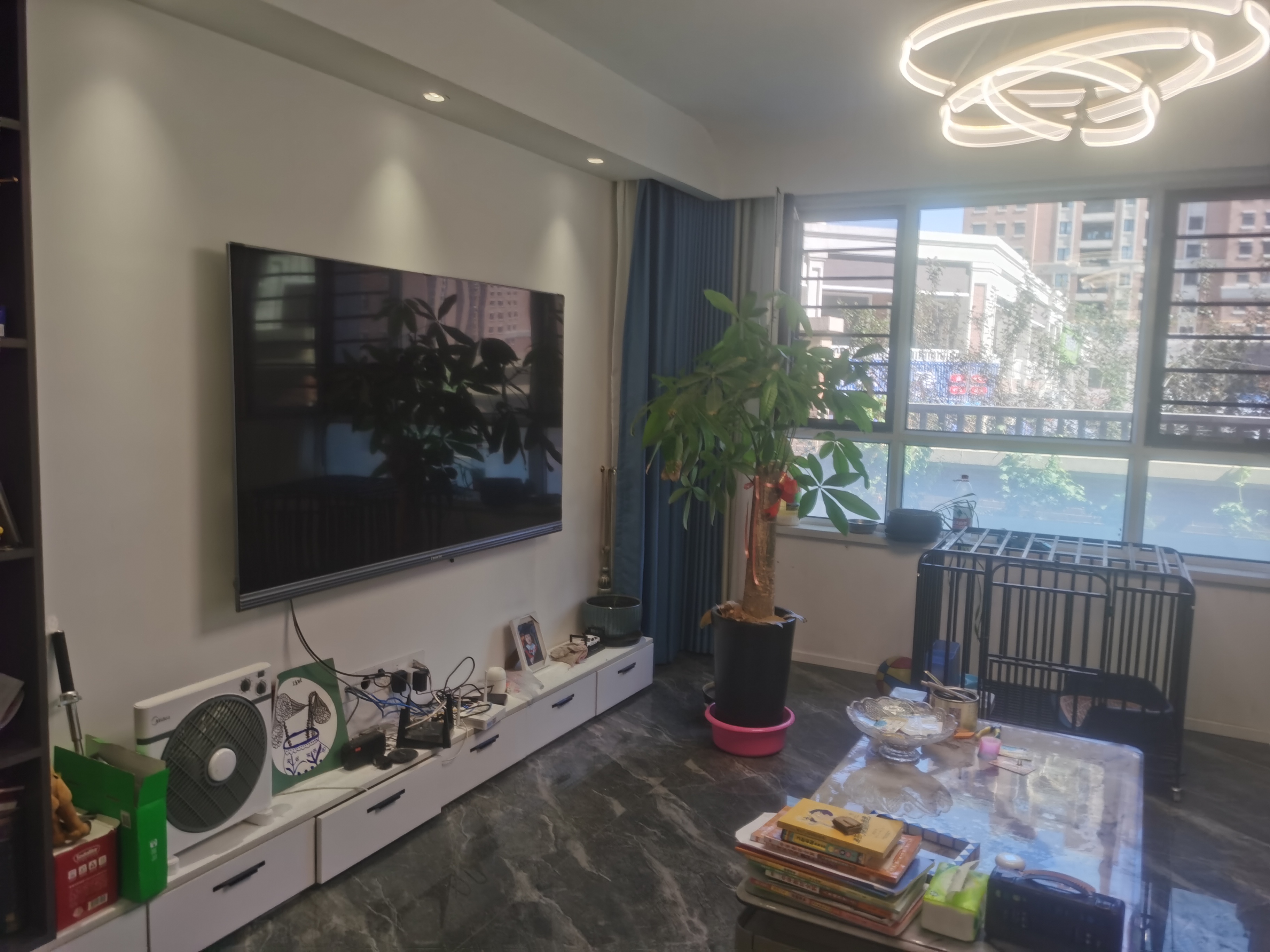 世界冠郡二期 随时看房·