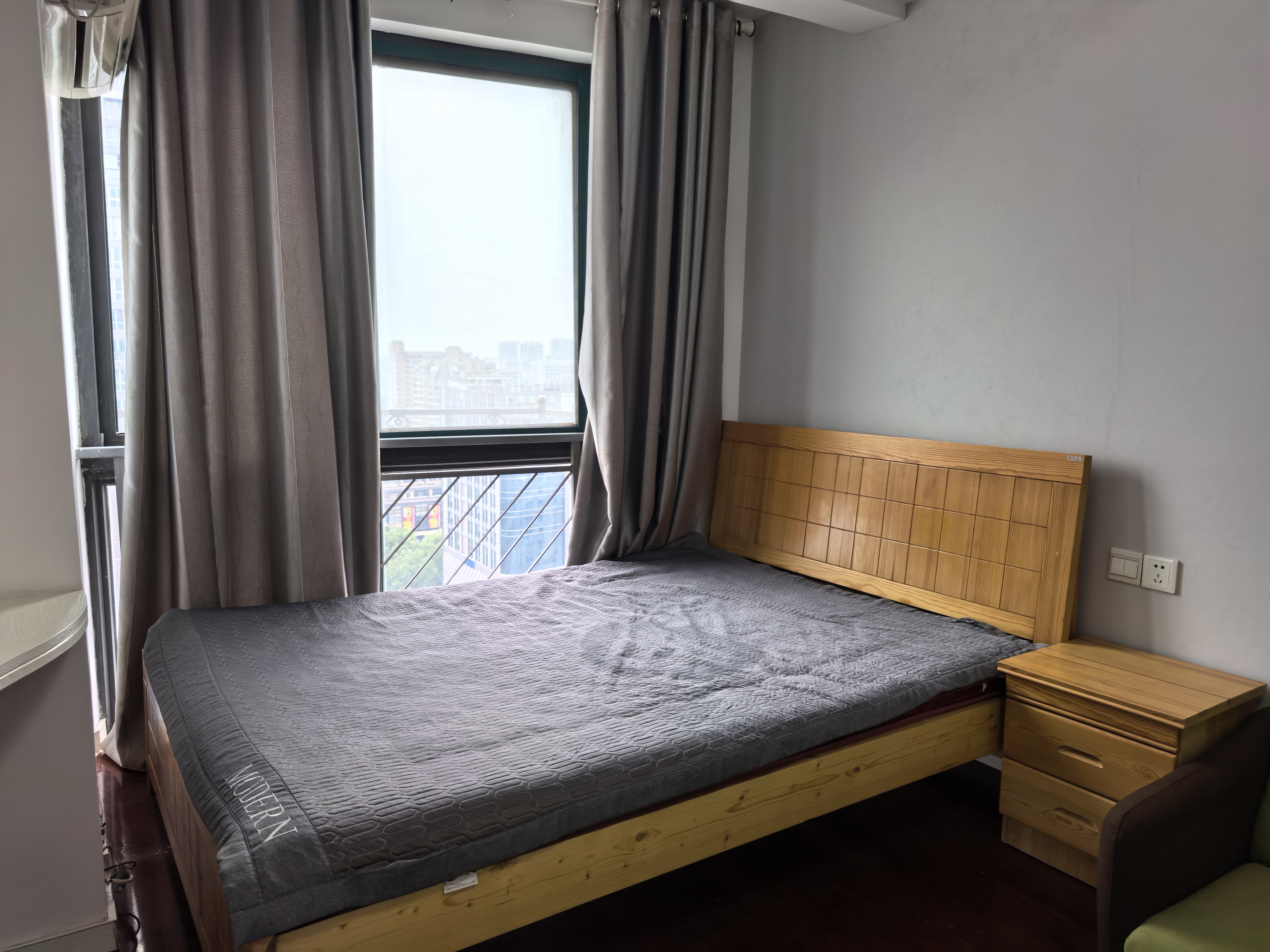 财富广场 随时看房·