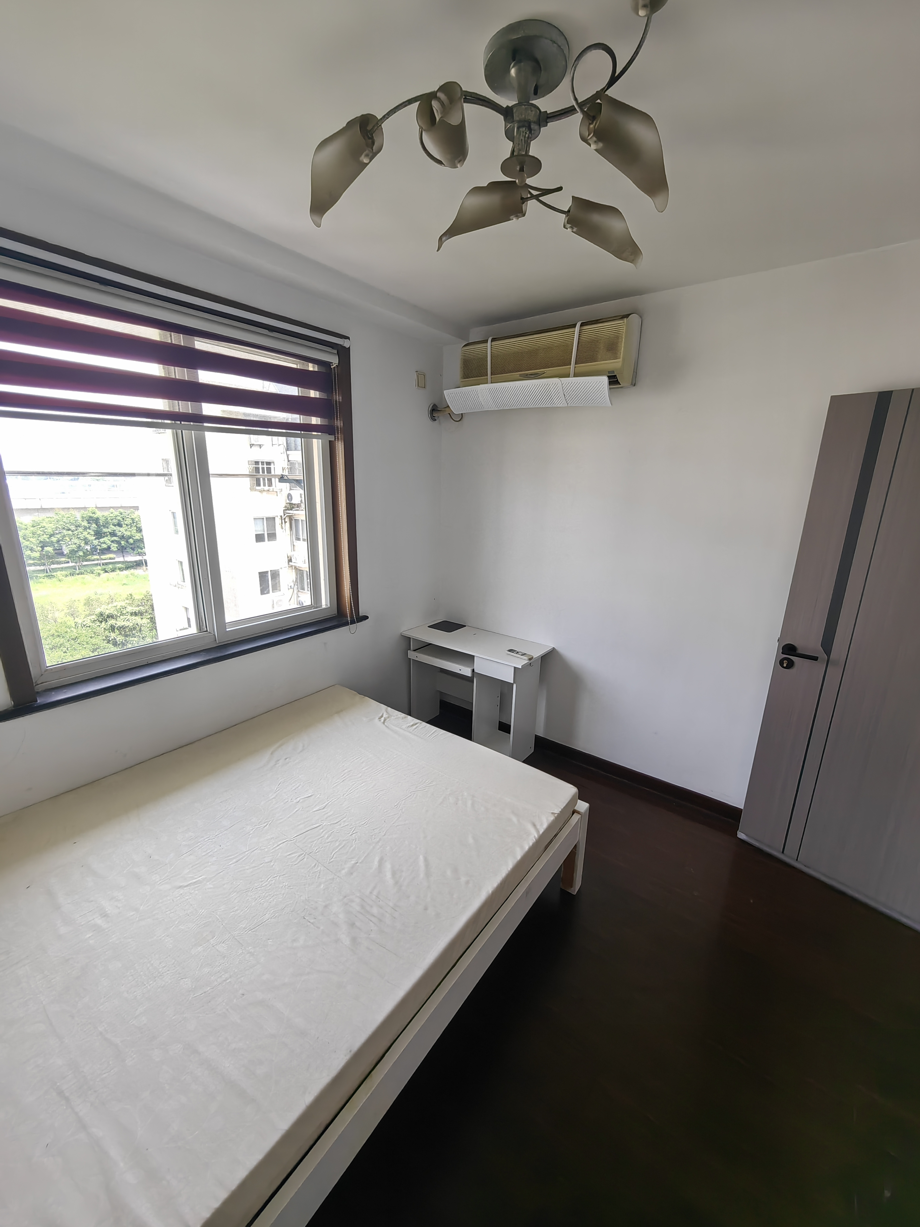 梅花三村 随时看房·