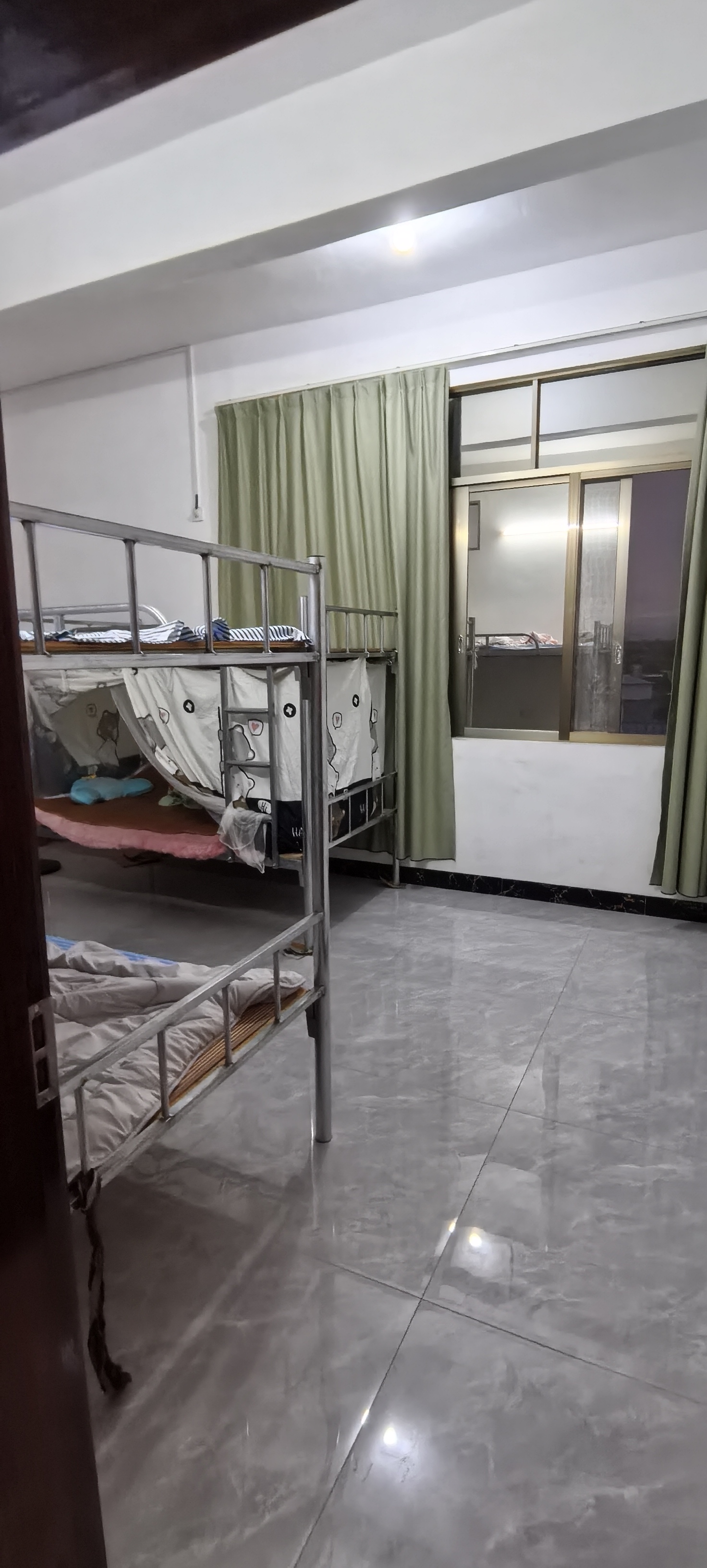 巴黎春天小区 随时看房·
