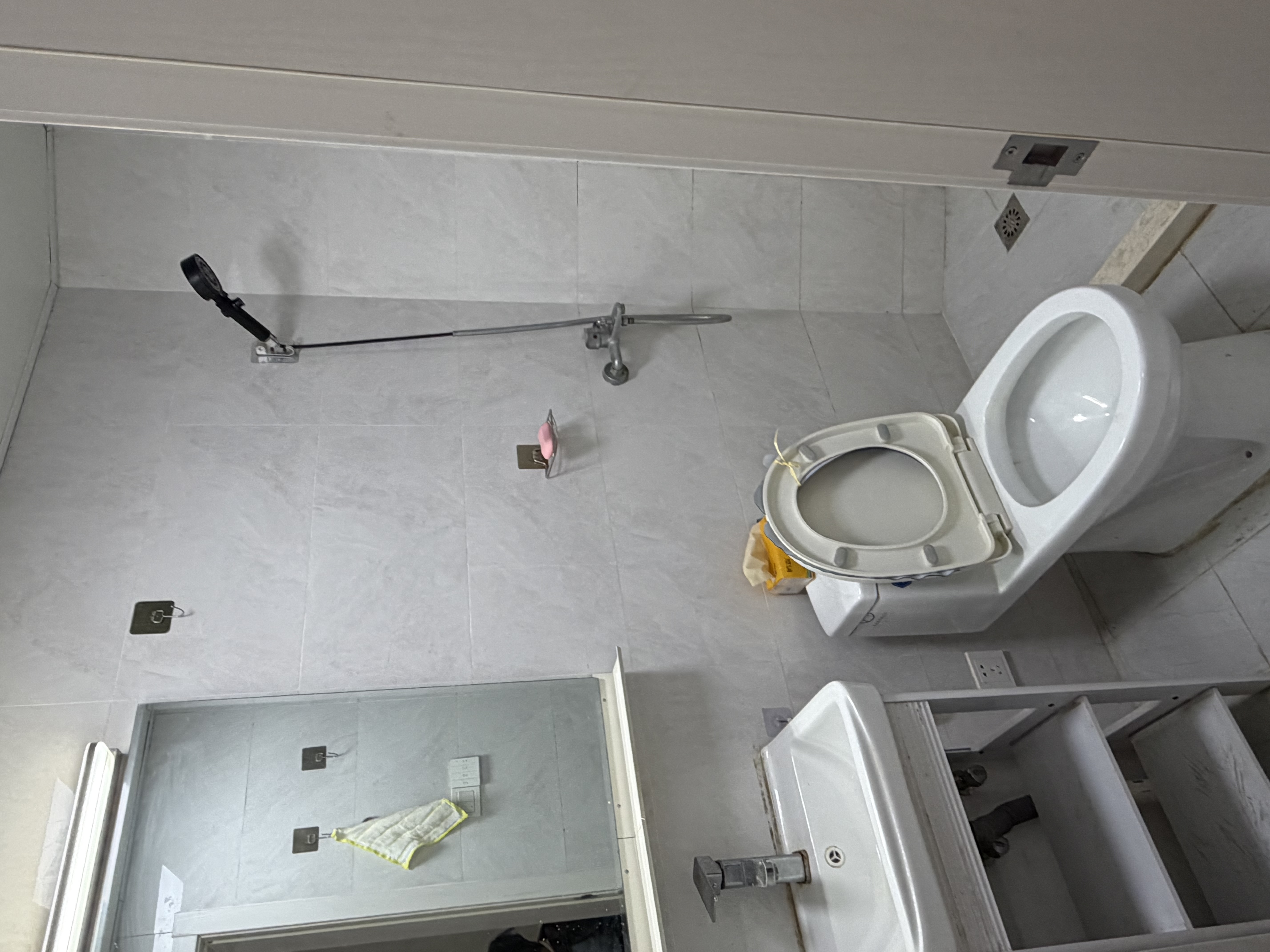 泾东小区 随时看房·