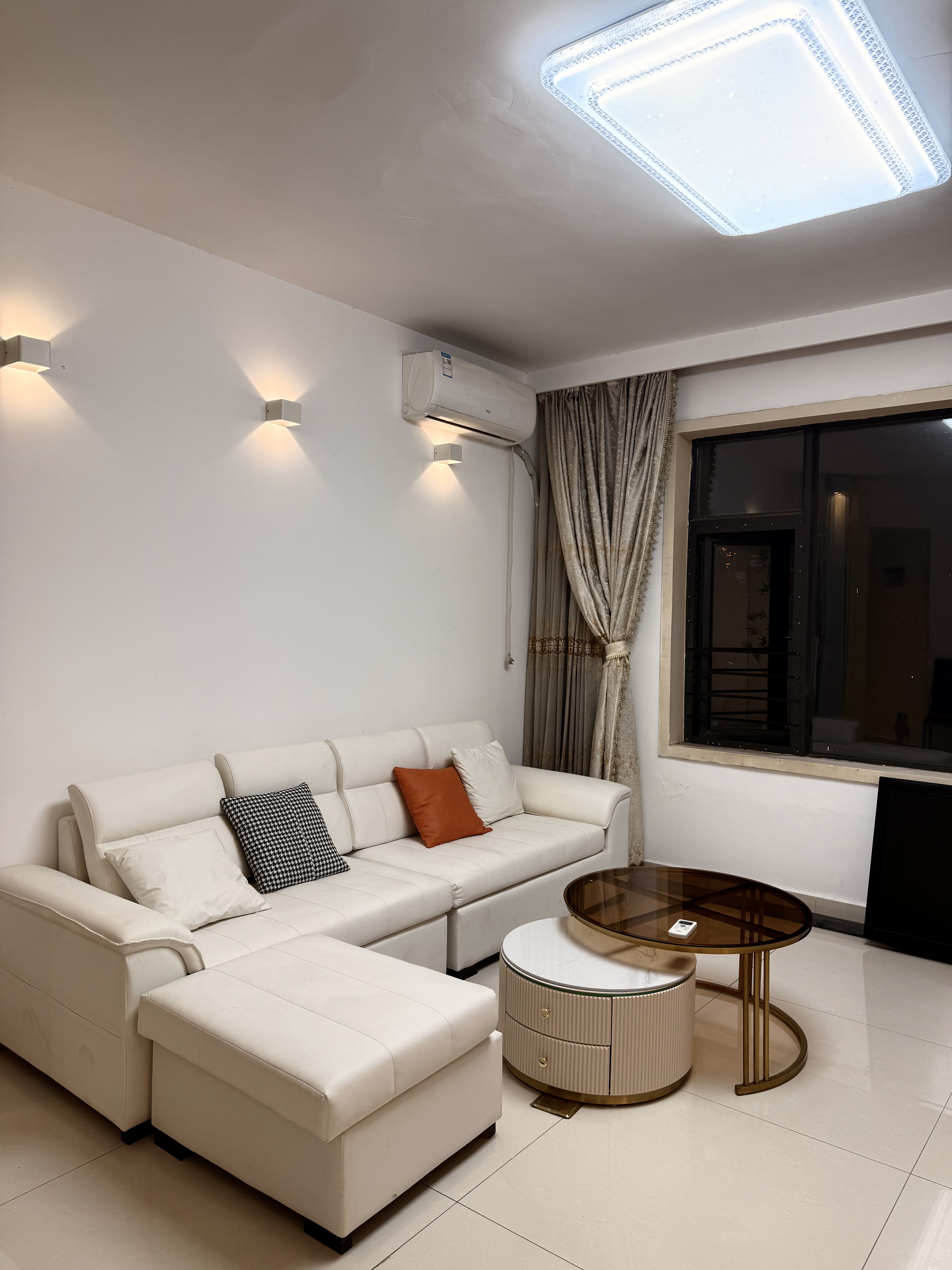 香樟雅郡 2居室 2200元/月