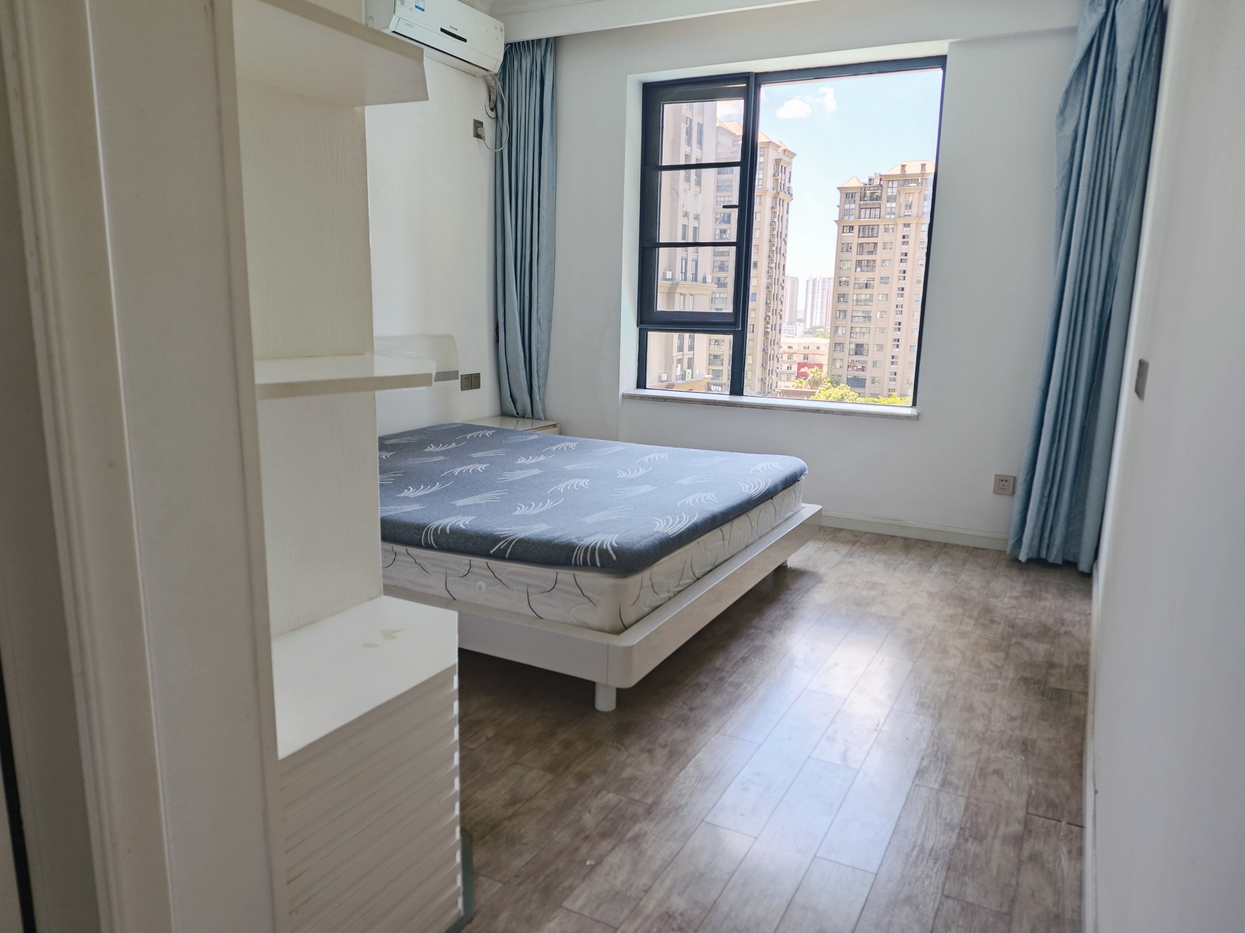 冠亚凯旋门 随时看房·