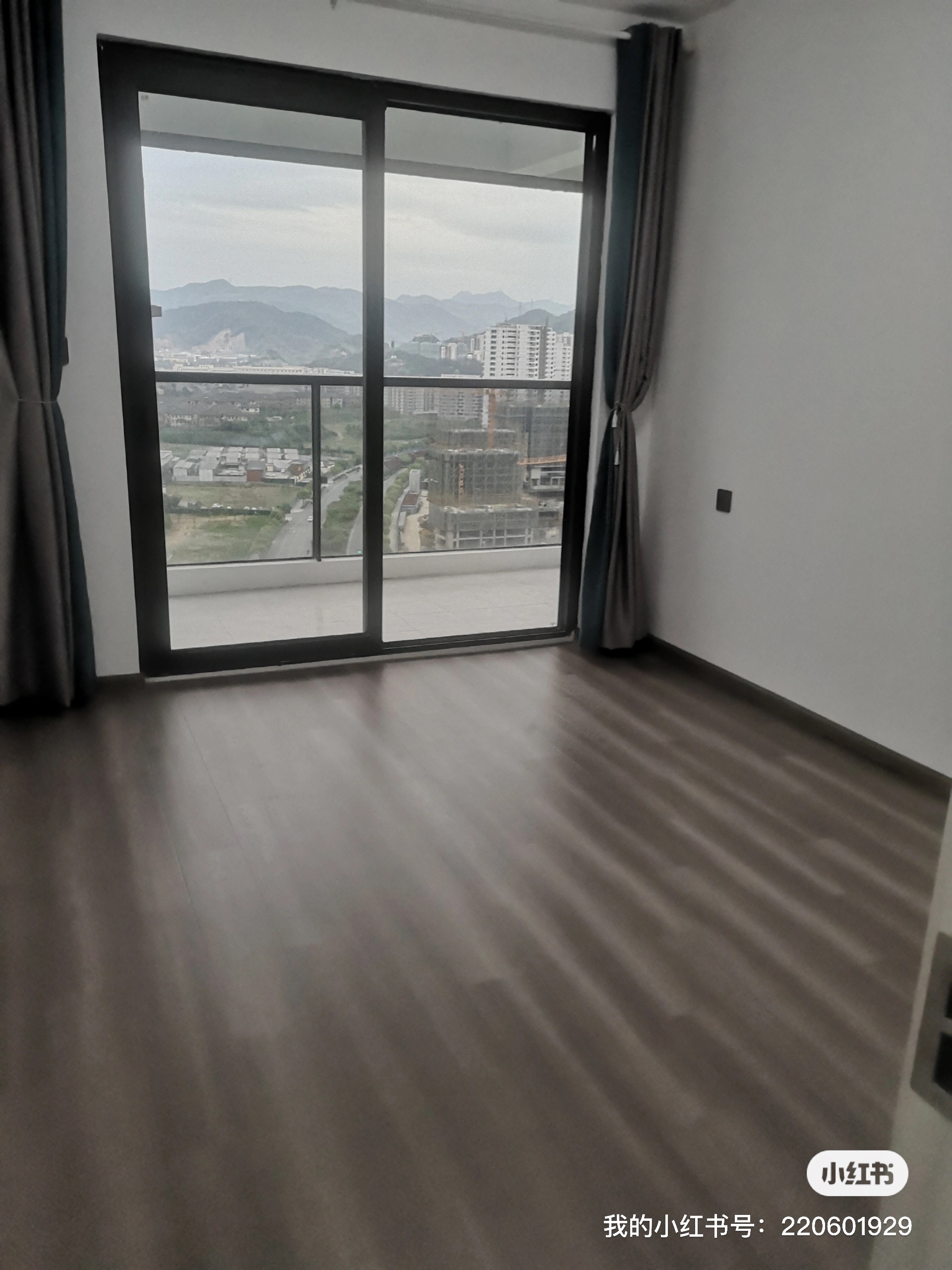 南樾府 2居室 2100元/月