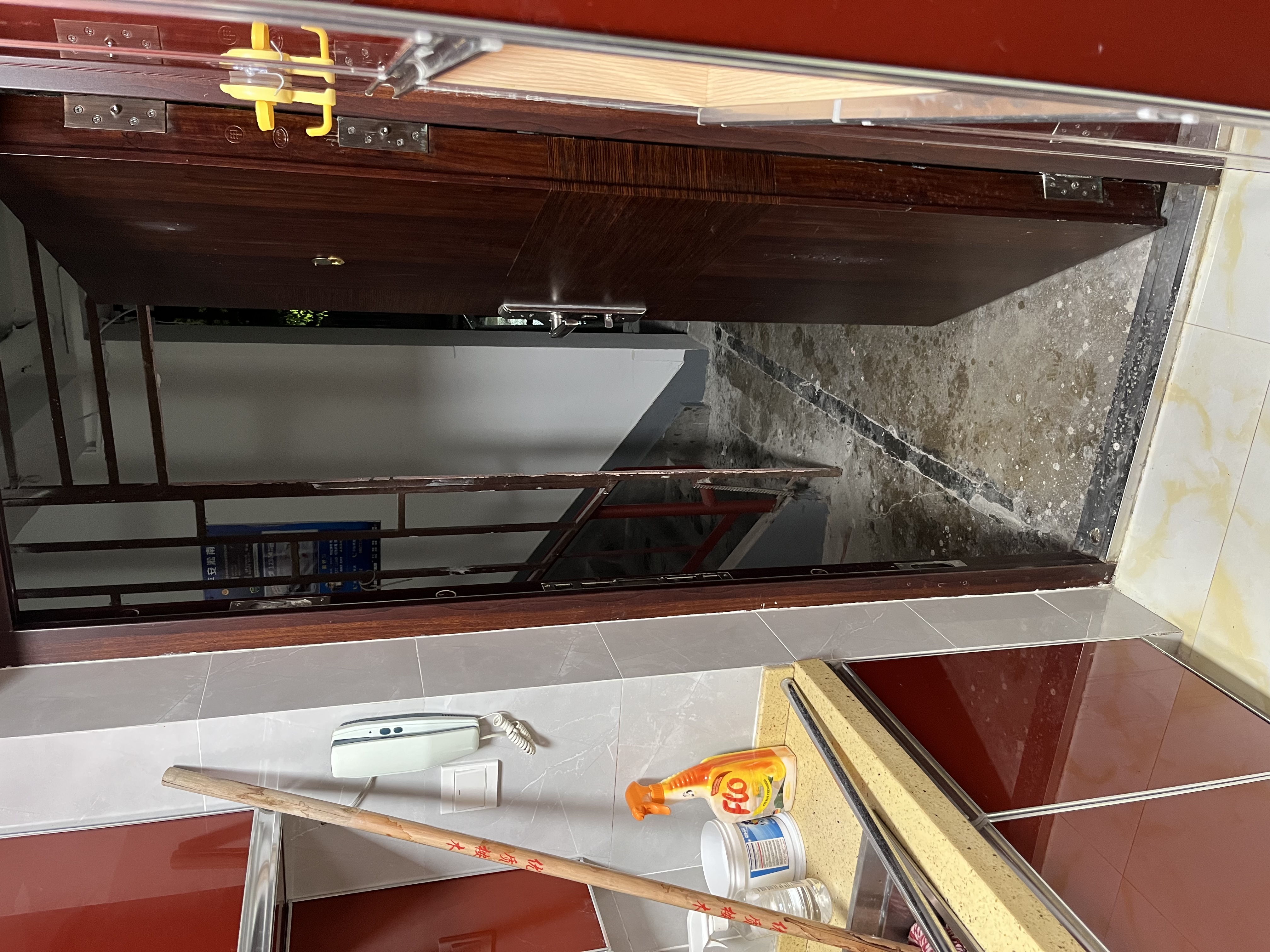 华浜新村，底楼带天井 随时看房·