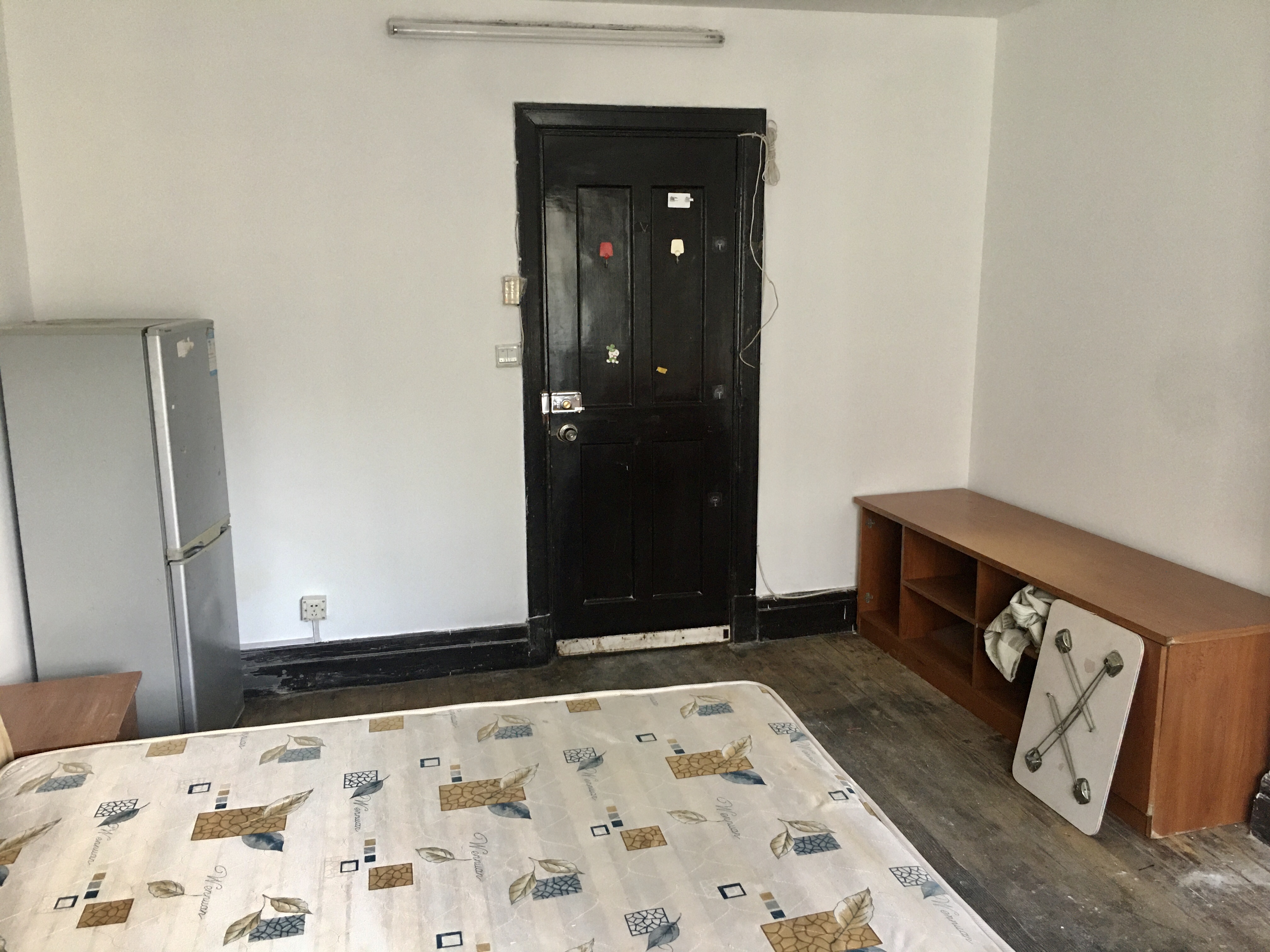 雁荡路55弄 2居室 8200元/月