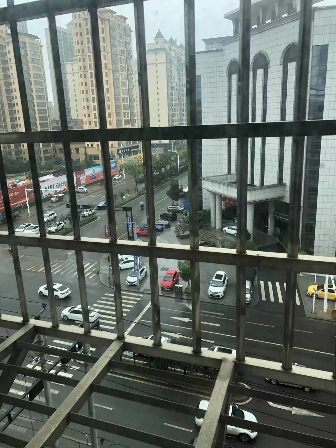 常宁市青阳北路金冠五金 随时看房·