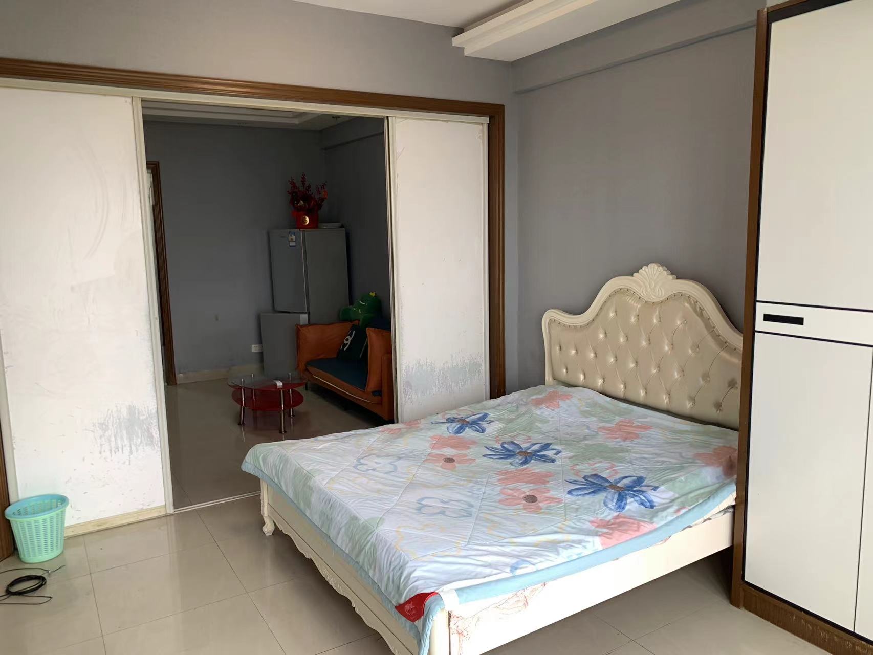 财富广场 随时看房·