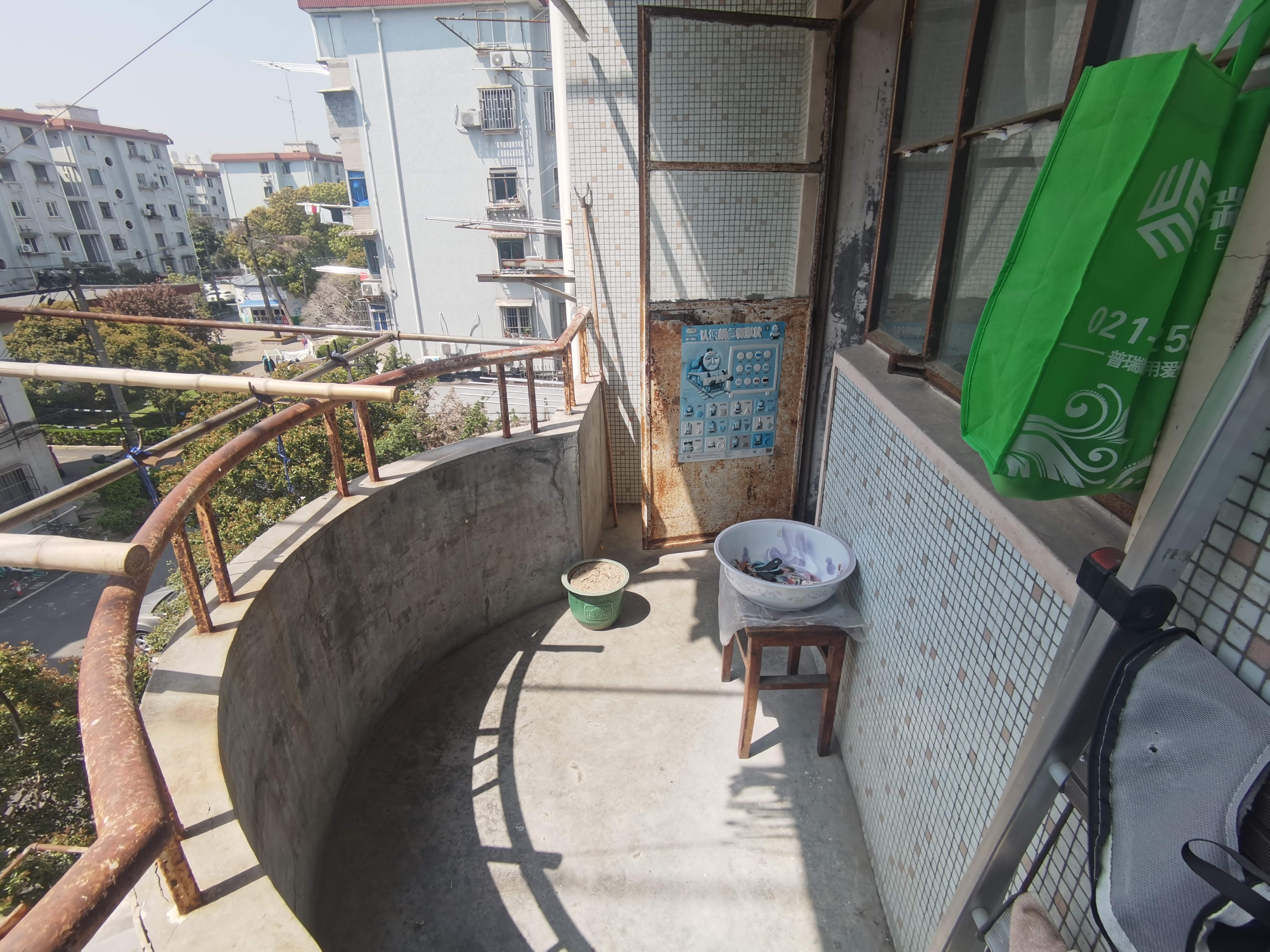 东陆新村四街坊 随时看房·