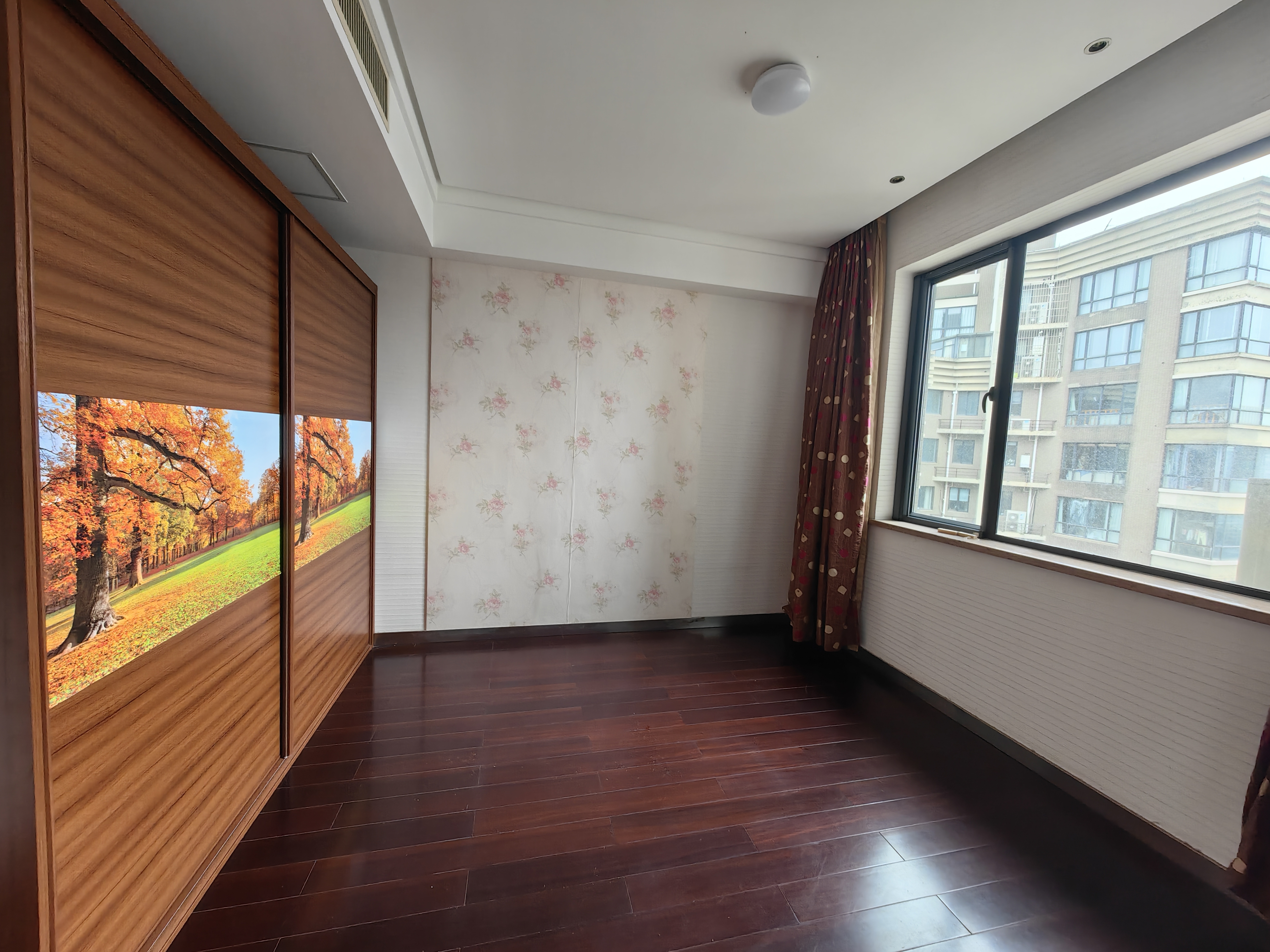 临江花园 随时看房·