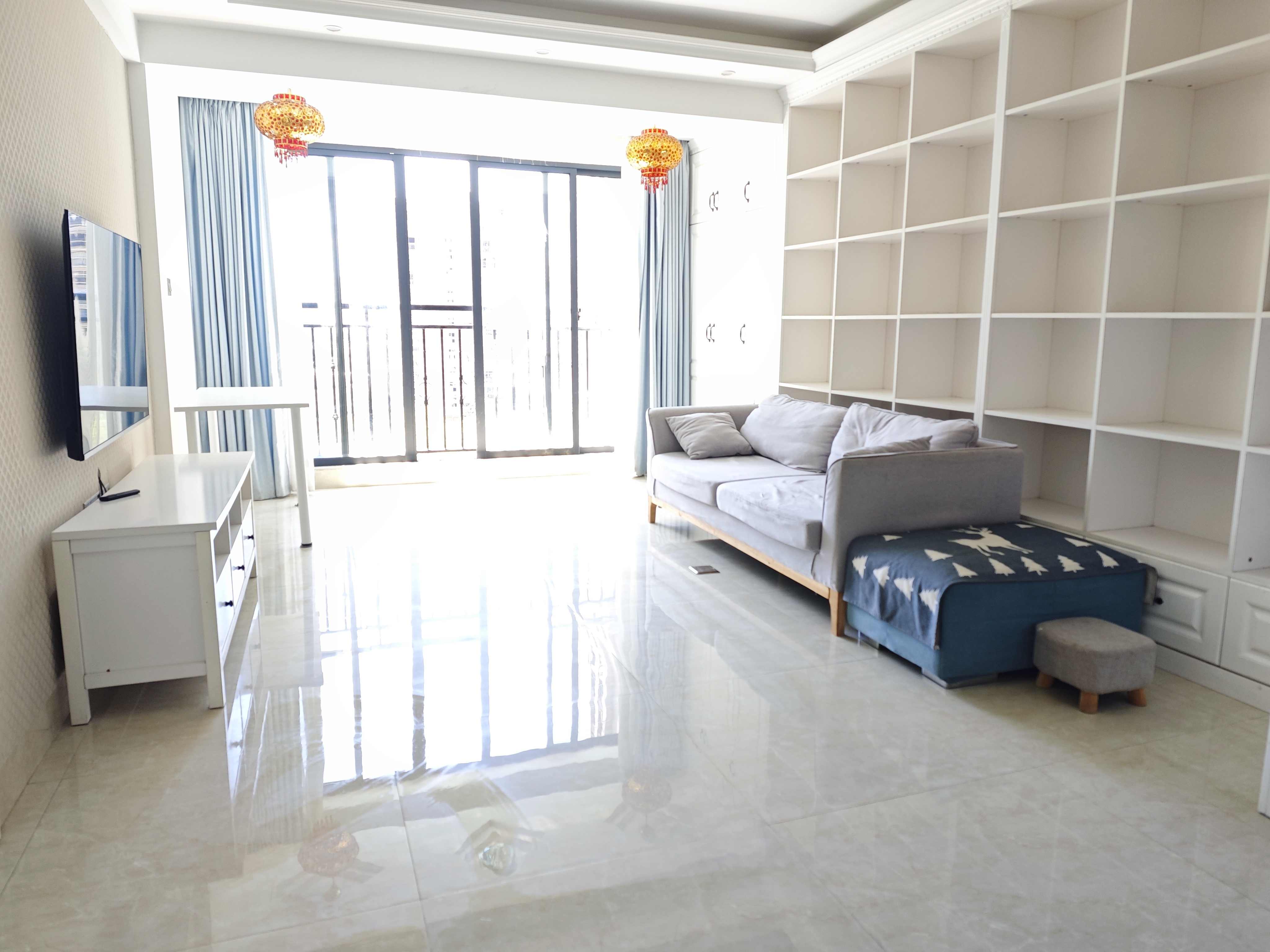 冠亚凯旋门 3居室 2200元/月